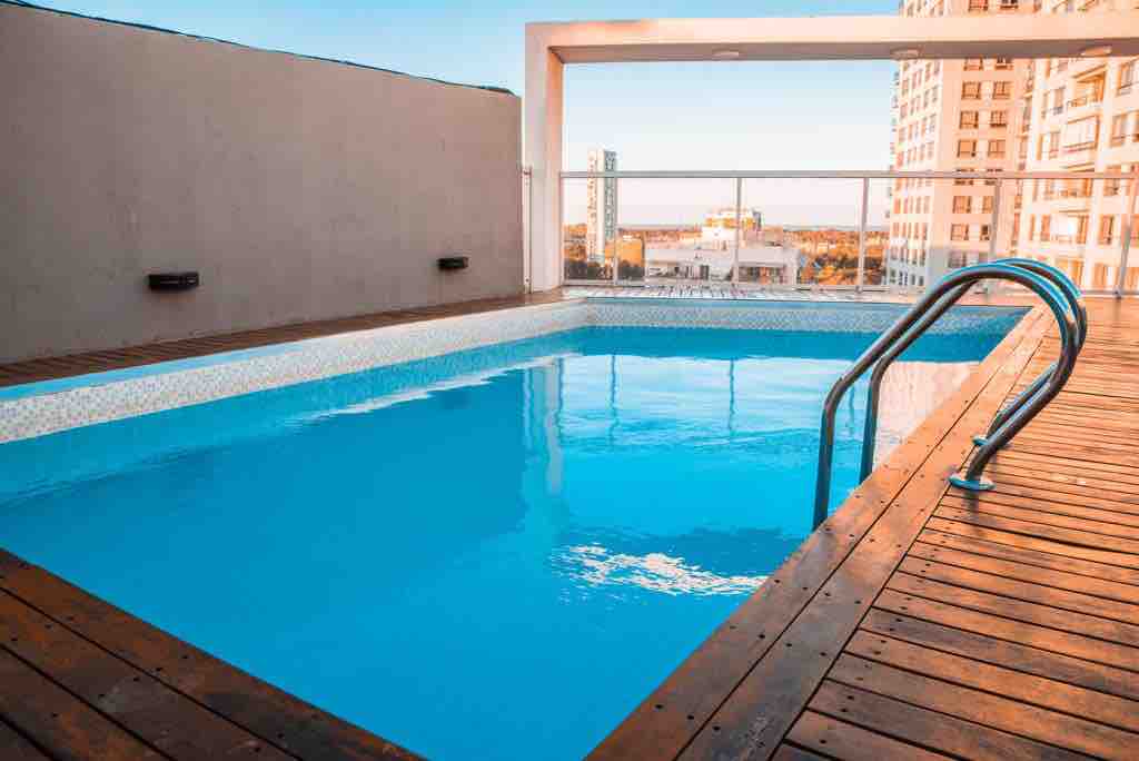 Moderno depto. con vista, piscina, cochera y bici