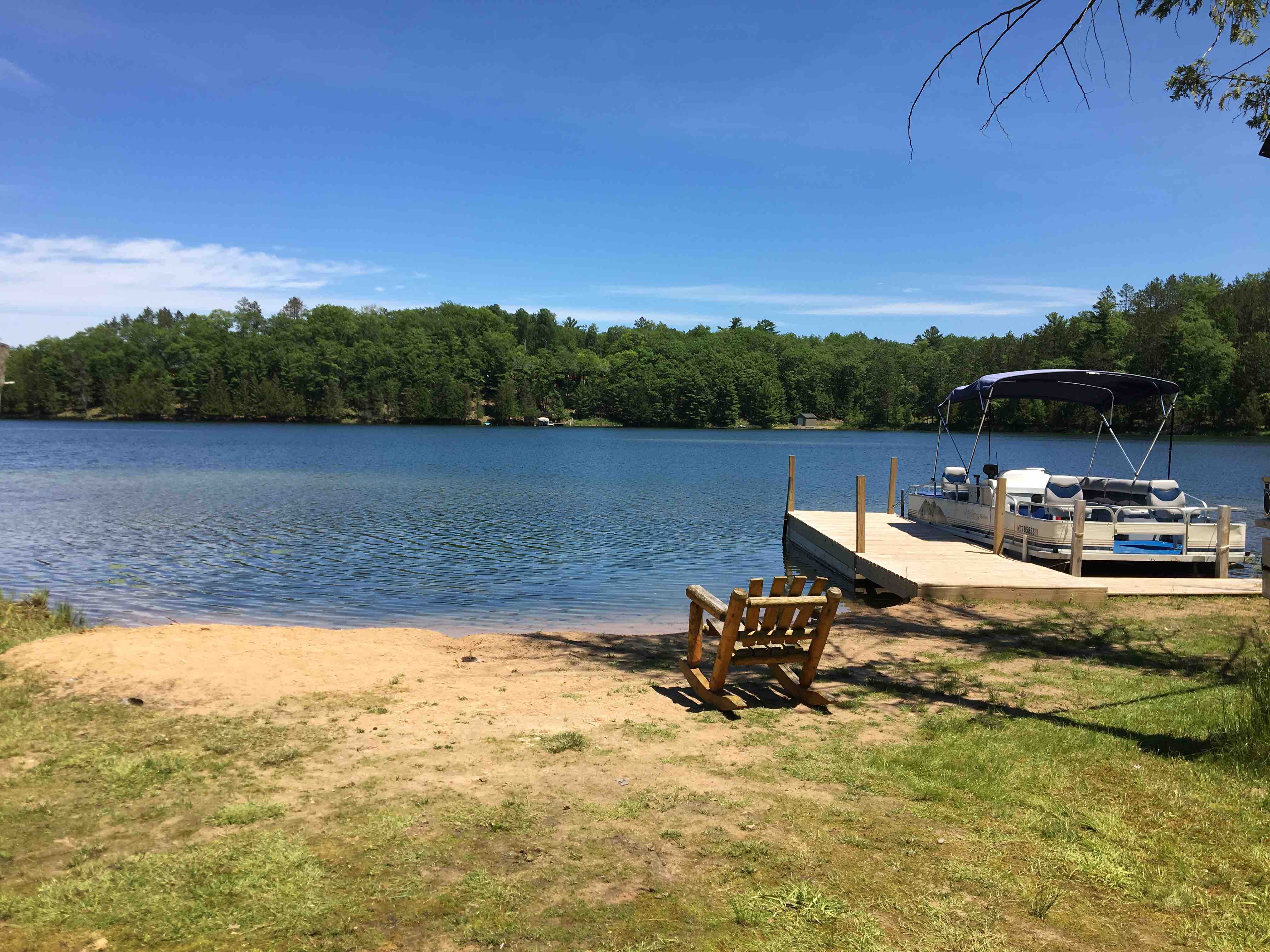 Secluded 3 bed 2 bath cottage on the lake Houses for Rent in Hillman