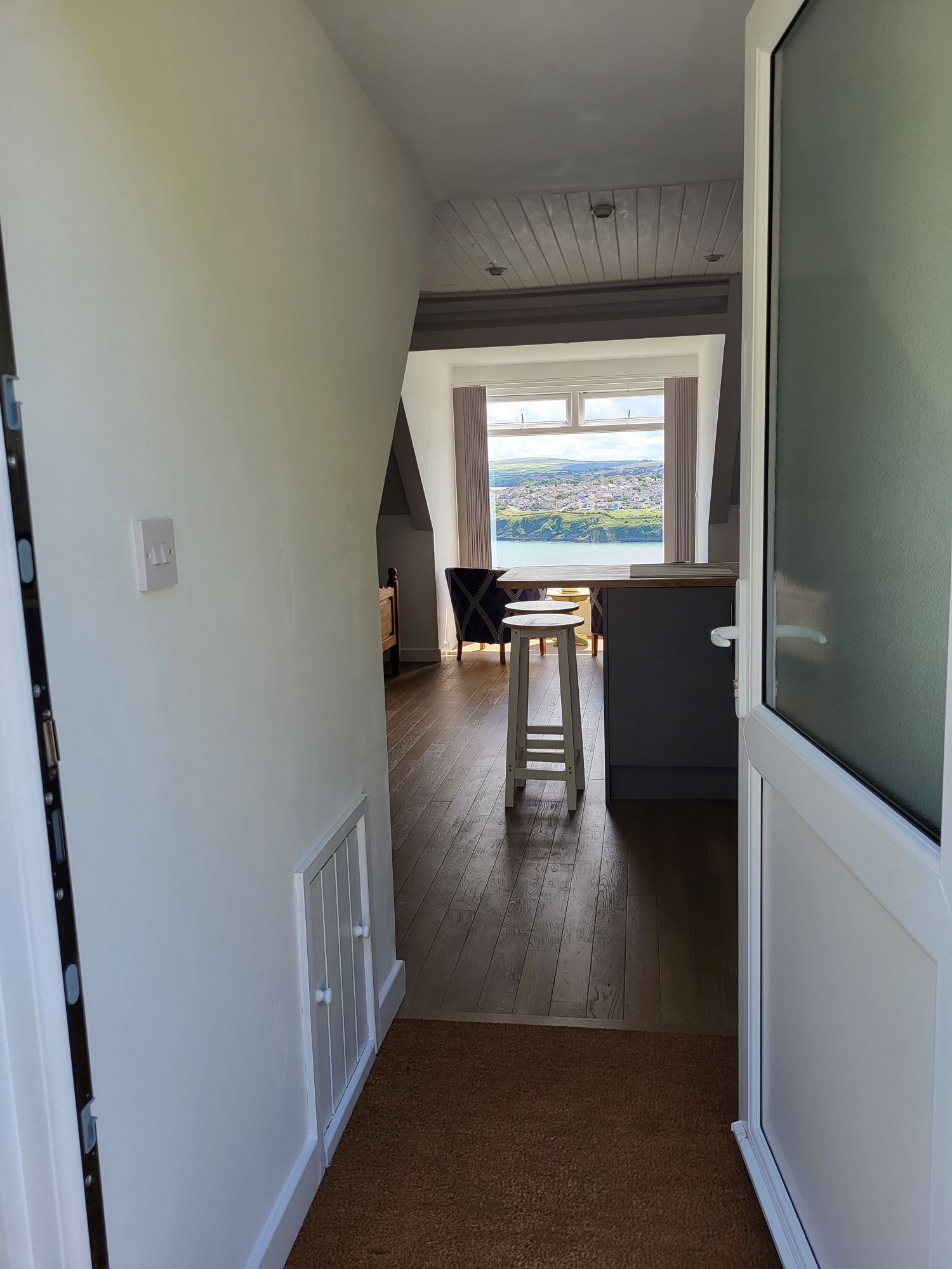 De luxe studio overlooking Fishguard Bay. Apartments for Rent in Pembrokeshire, Wales, United