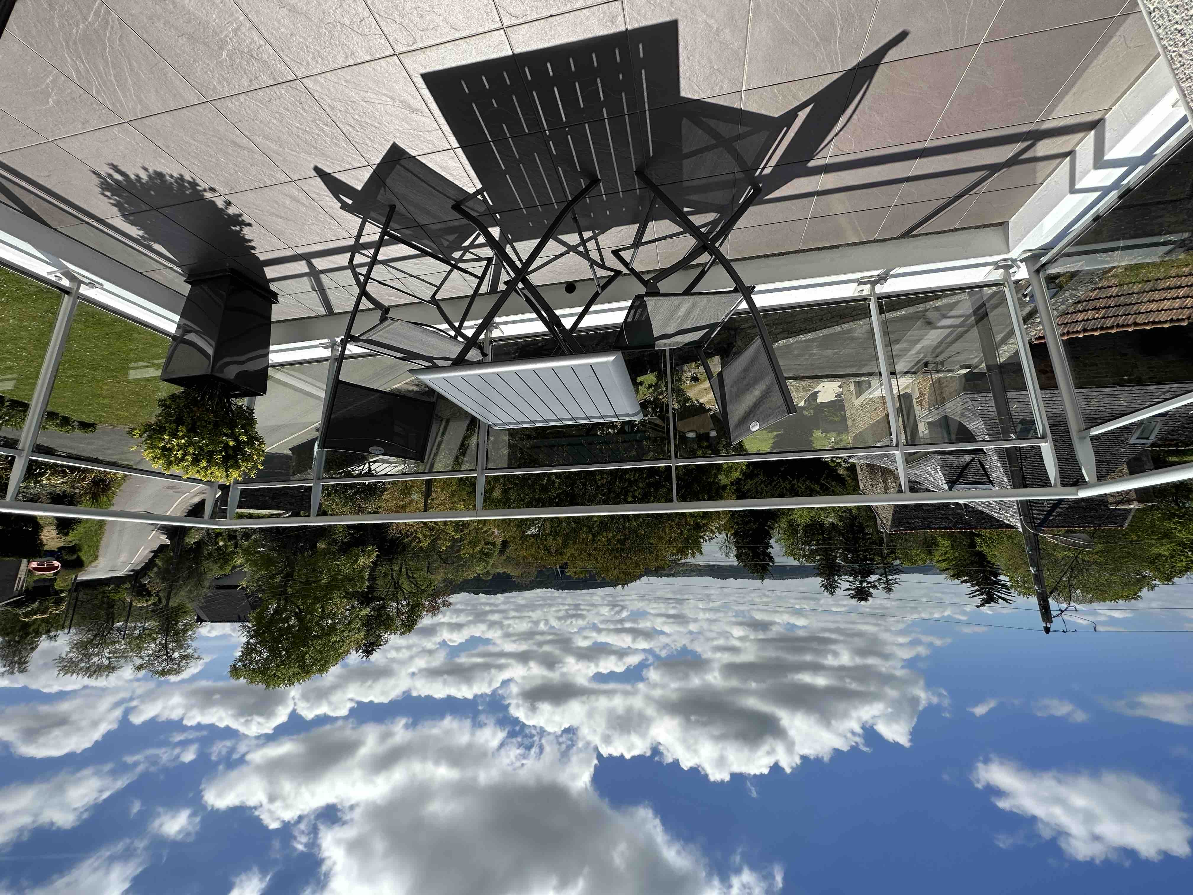 Charming south facing apartment with sea view