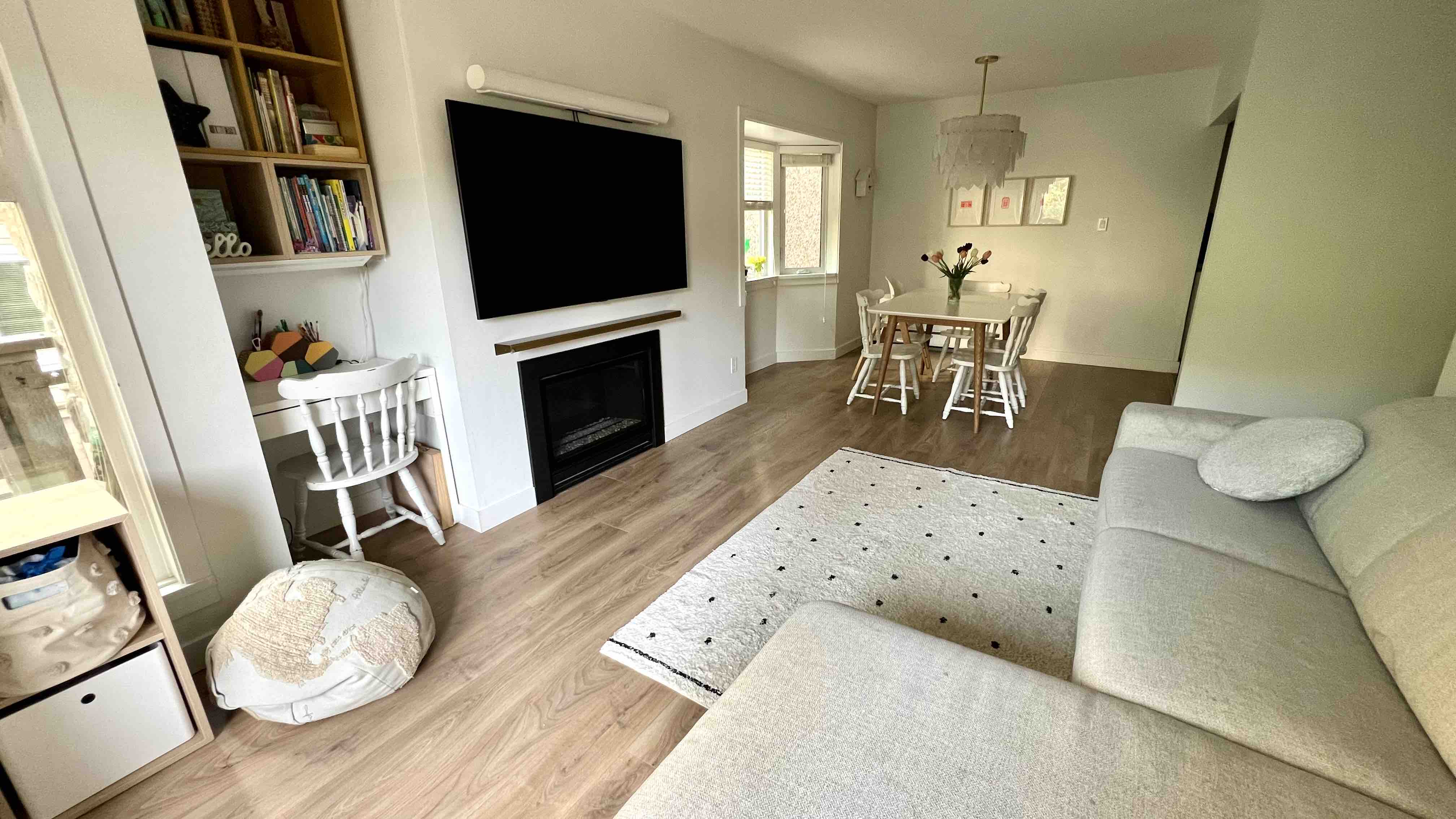 Kitsilano Beach Family Friendly 2 Bedroom Apmt