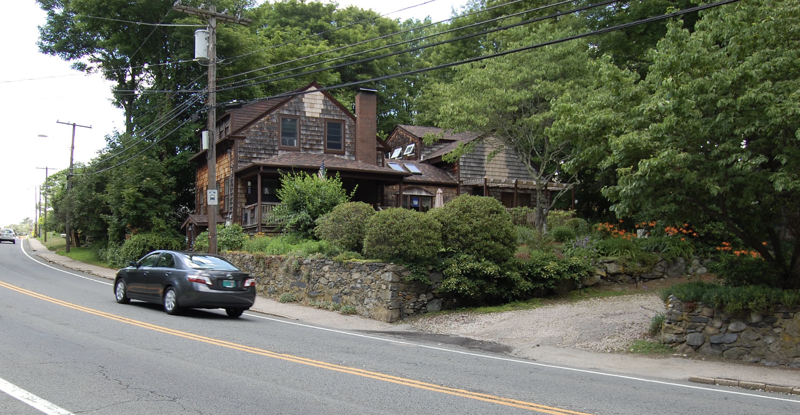 Whimsical Wickford...Cozy One Bedroom Apartment Apartments for Rent