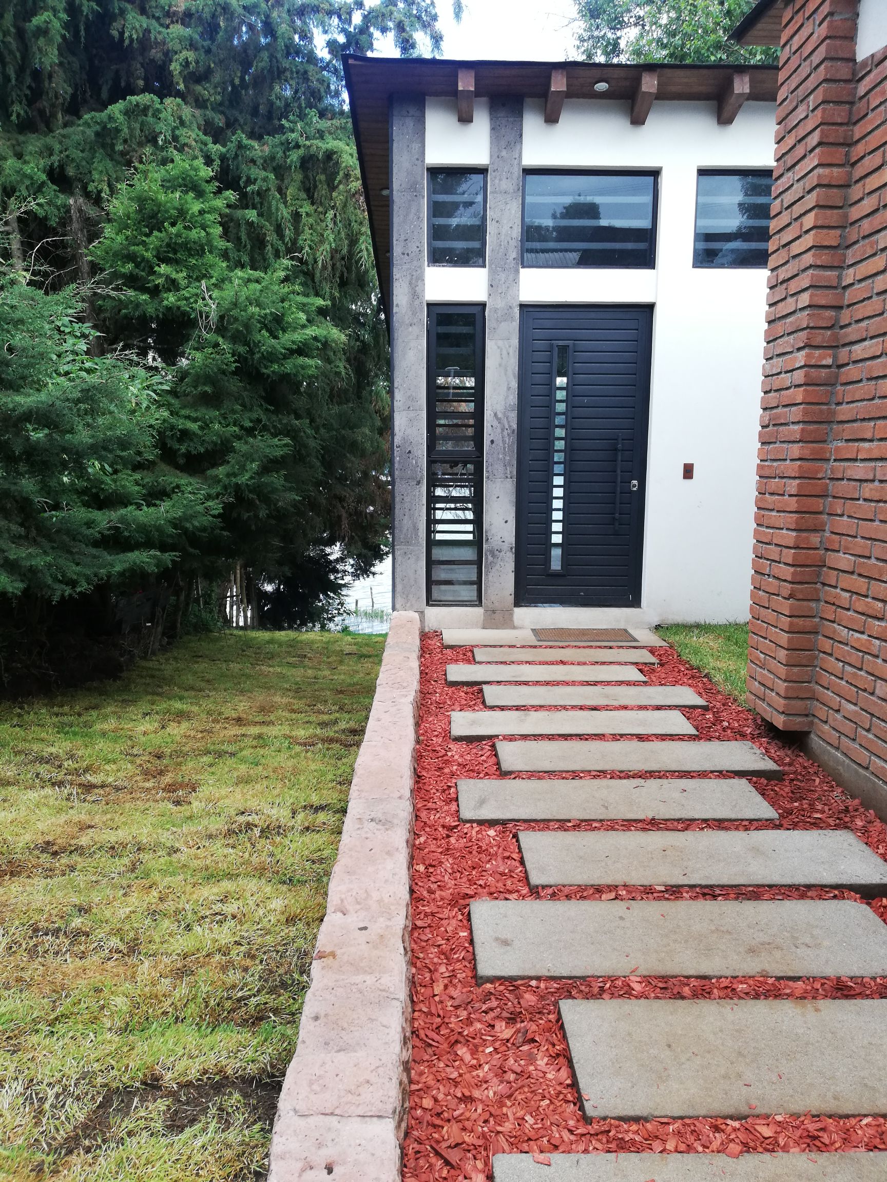 Zirahuen, cabaña moderna junto al lago - Cabañas en renta en Copándaro