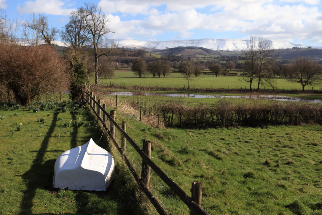 Cwmbach Lodge. Duck - Luxury room 