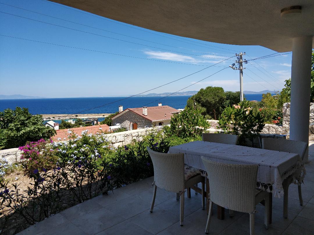 3 Min. House with a View in Karaburun Incirlikoy