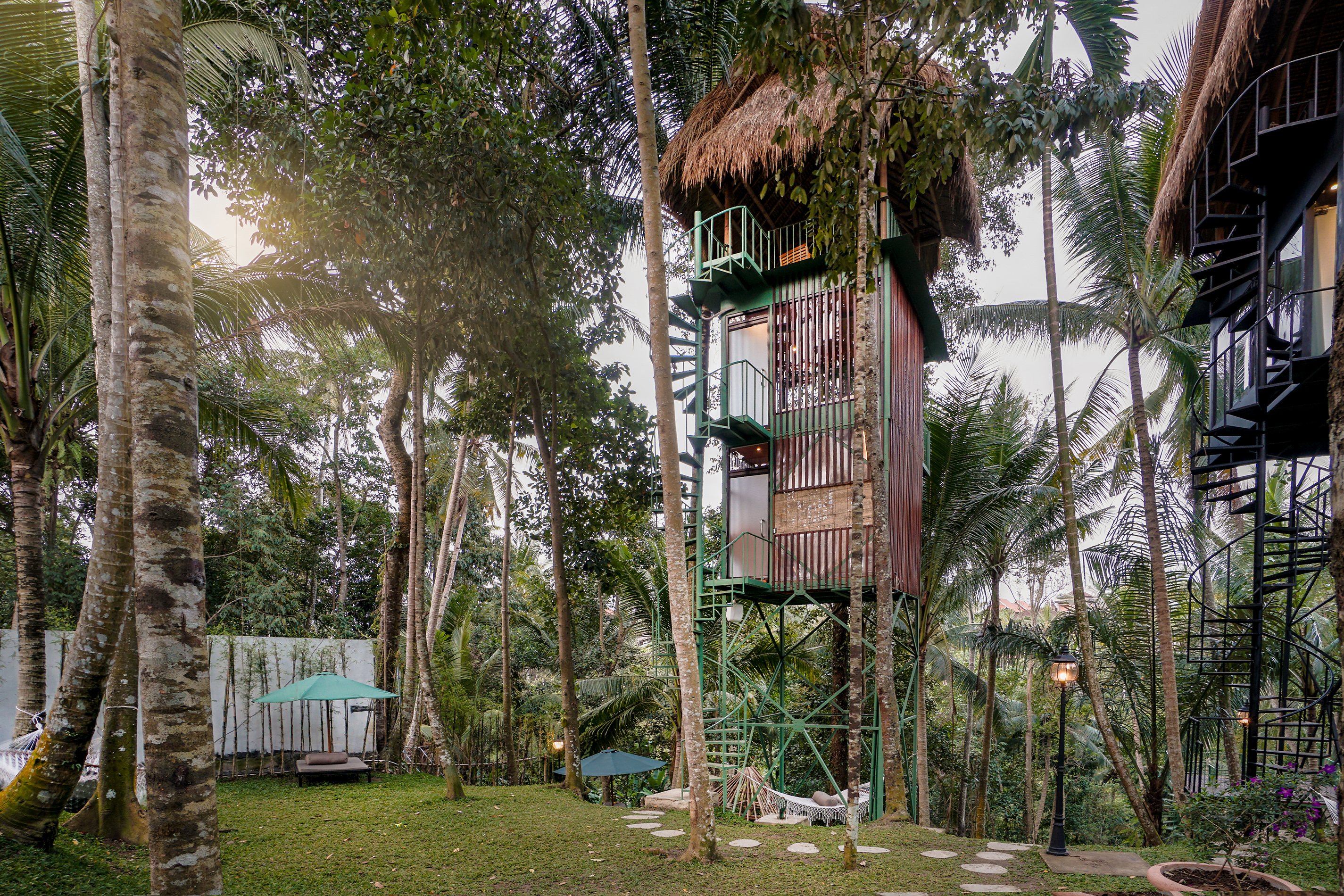 Lift George Orwell House Treehouses For Rent In Kecamatan Ubud Bali Indonesia
