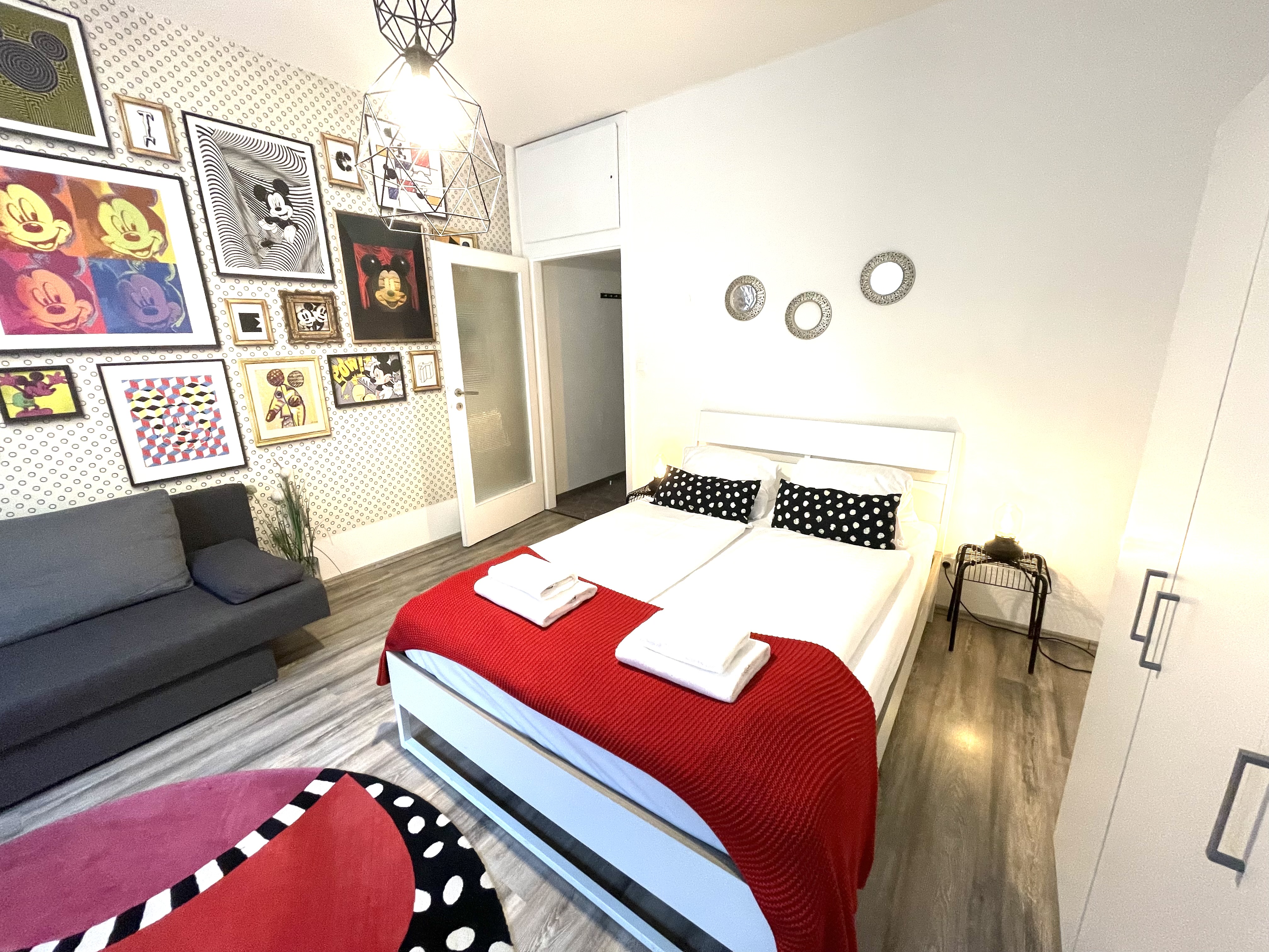 Unique, sweet and bright apartment close to center