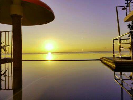 Affordable Dormitory Room in Oslob with Beachfront