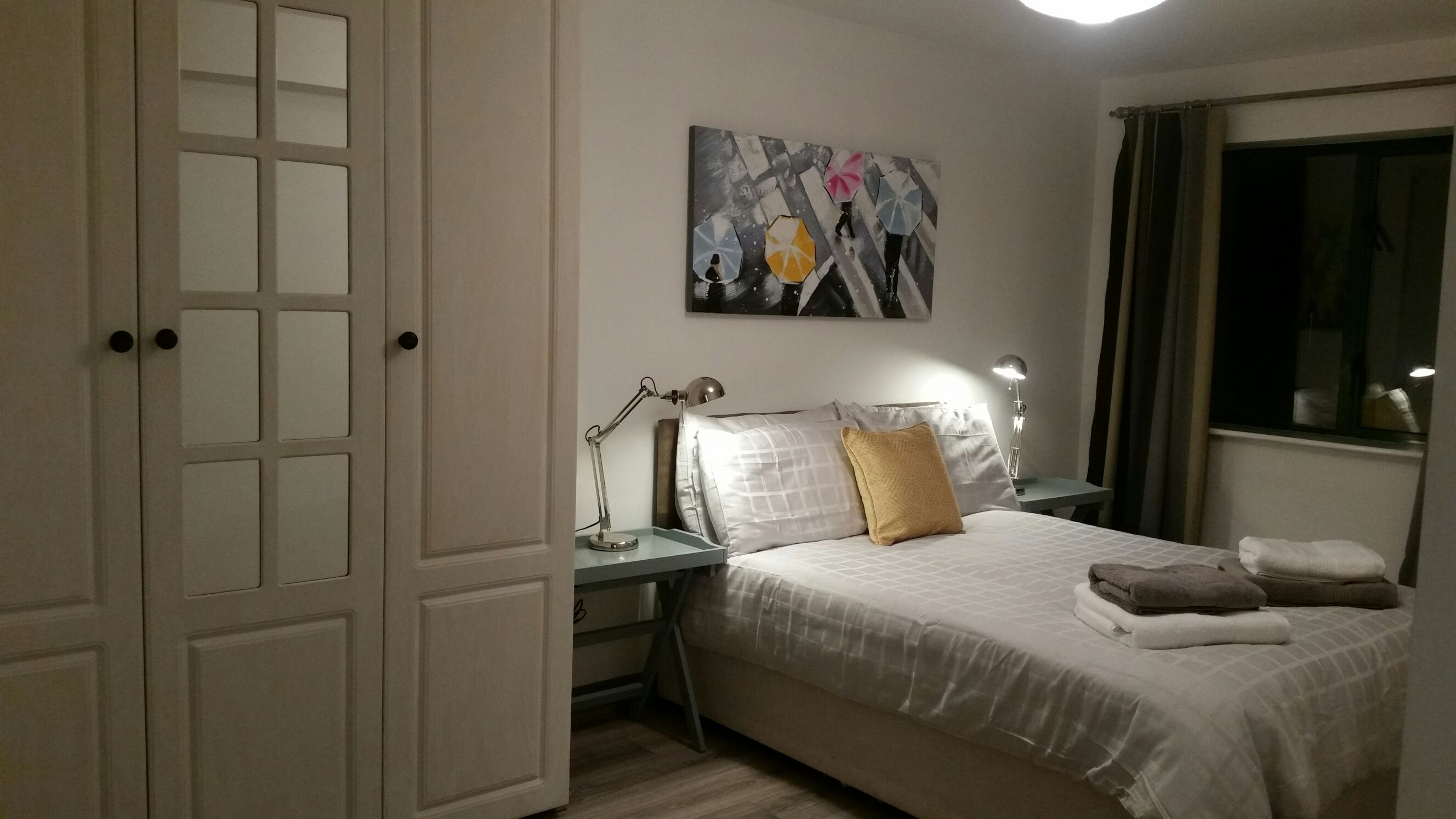 Bright, modern apartment beside Trinity College(O)