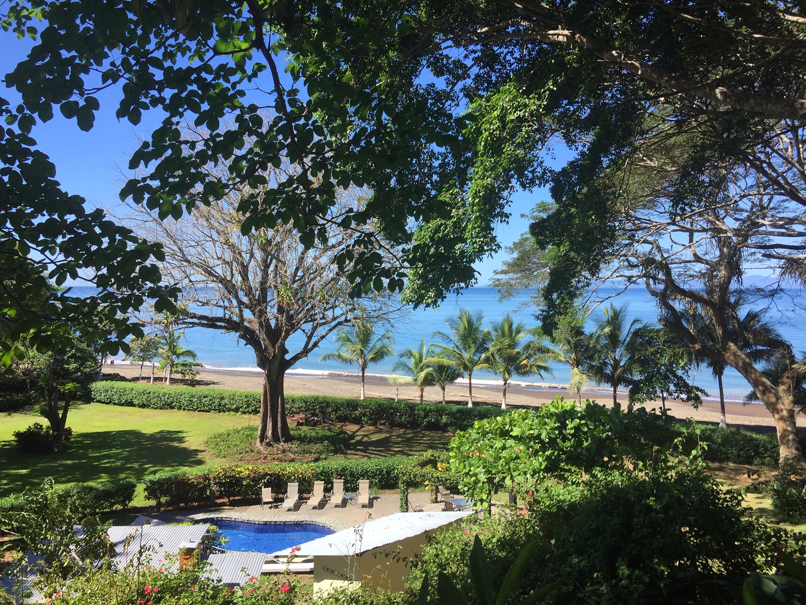 Beachfront 6bd Pool, Maid, Cook, 7 Kayaks Houses for Rent in Jacó