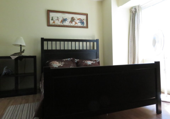 Comfy quiet clean with bathroom-right in downtown