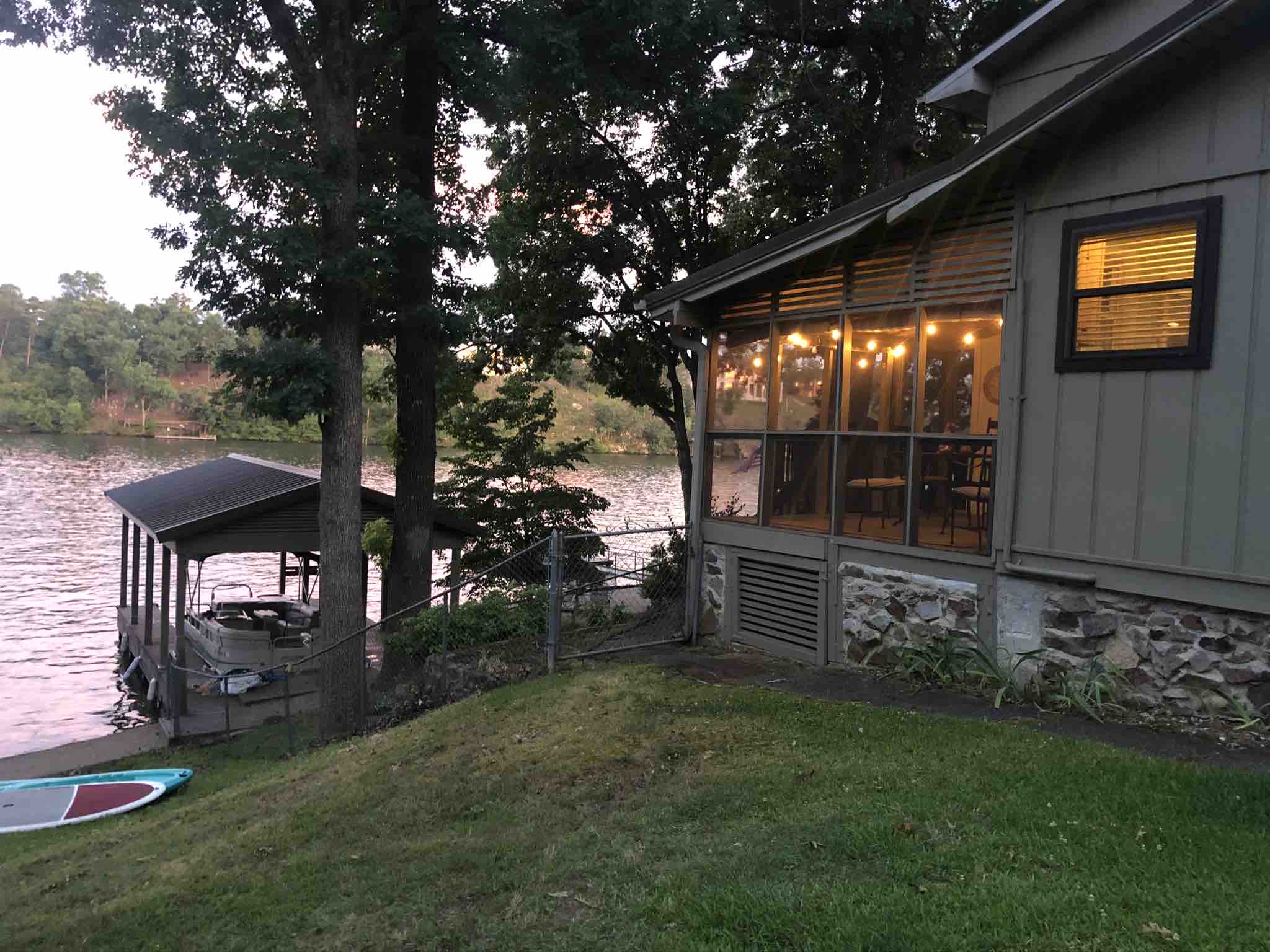 Stan’s Lake Hamilton Cozy Casual/Barge/Dock/Kayaks Houses for Rent in