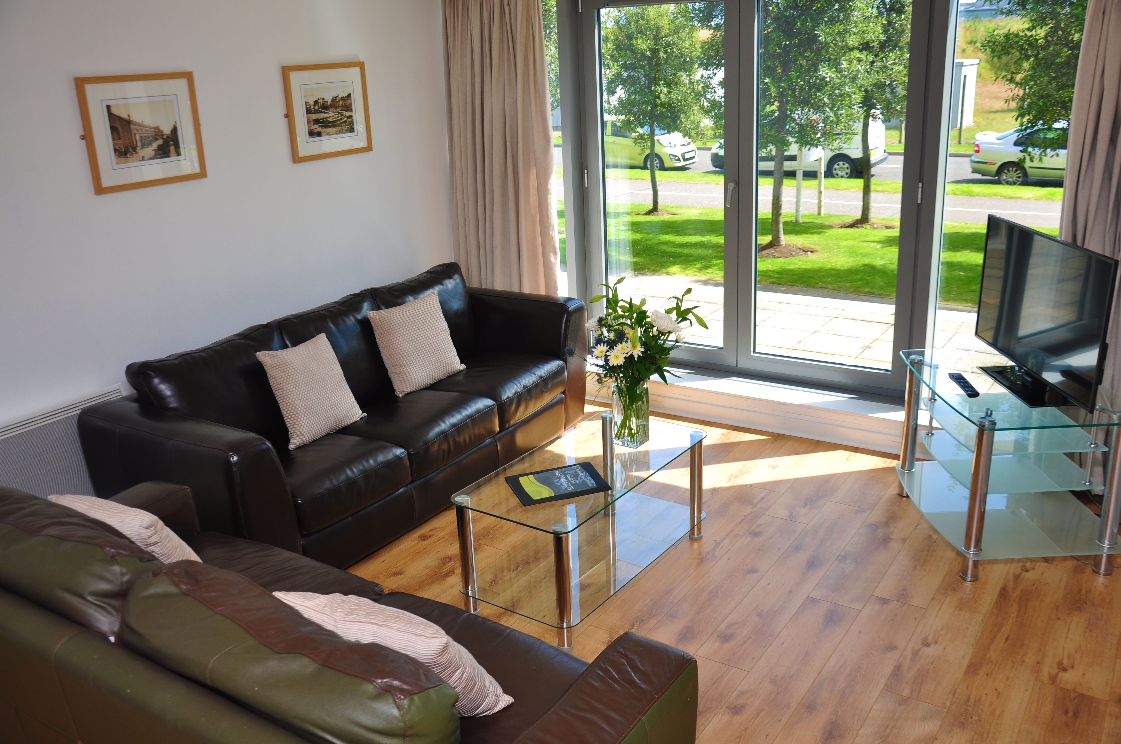 Two Bedroom Apartment, sleeping up to 4 guests in Western Harbour and Leith Docks, Edinburgh