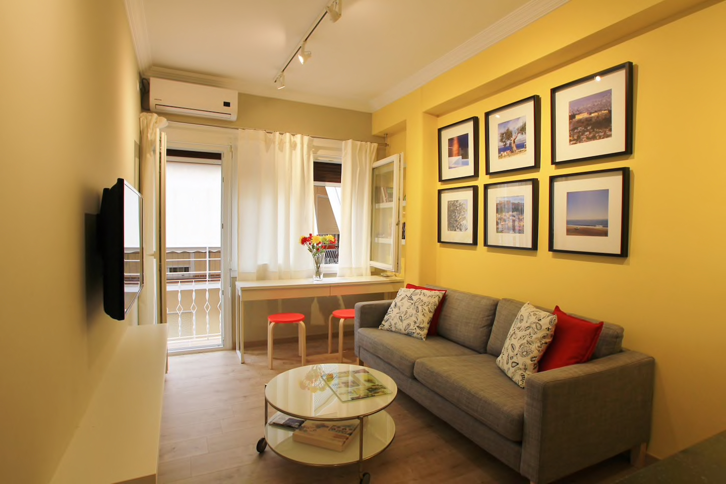 Modern apt in Plaka under Acropolis(NICENEST)