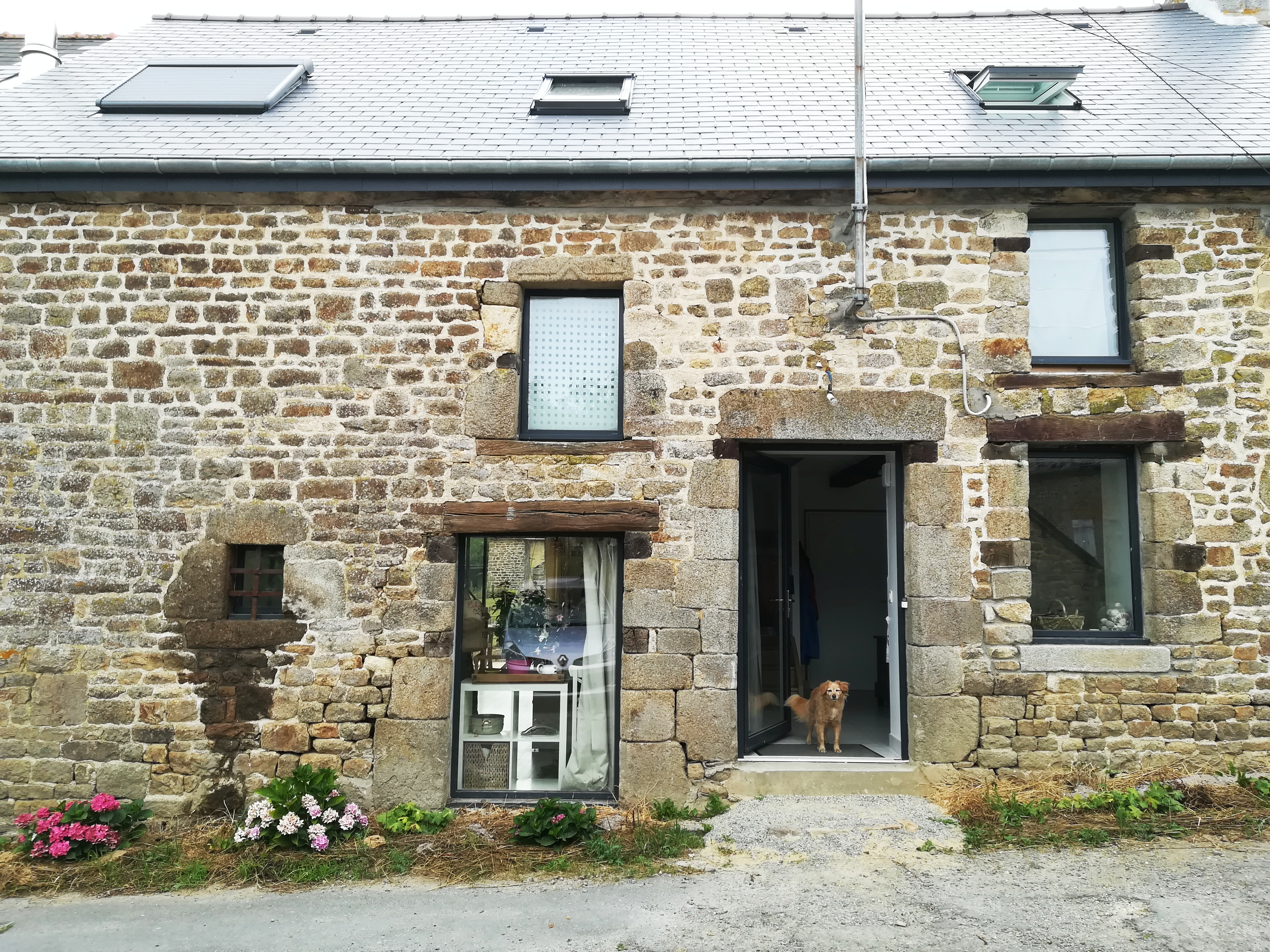 Le Clos Des Hirondelles Houses For Rent In Mezieres Sur Couesnon Brittany France
