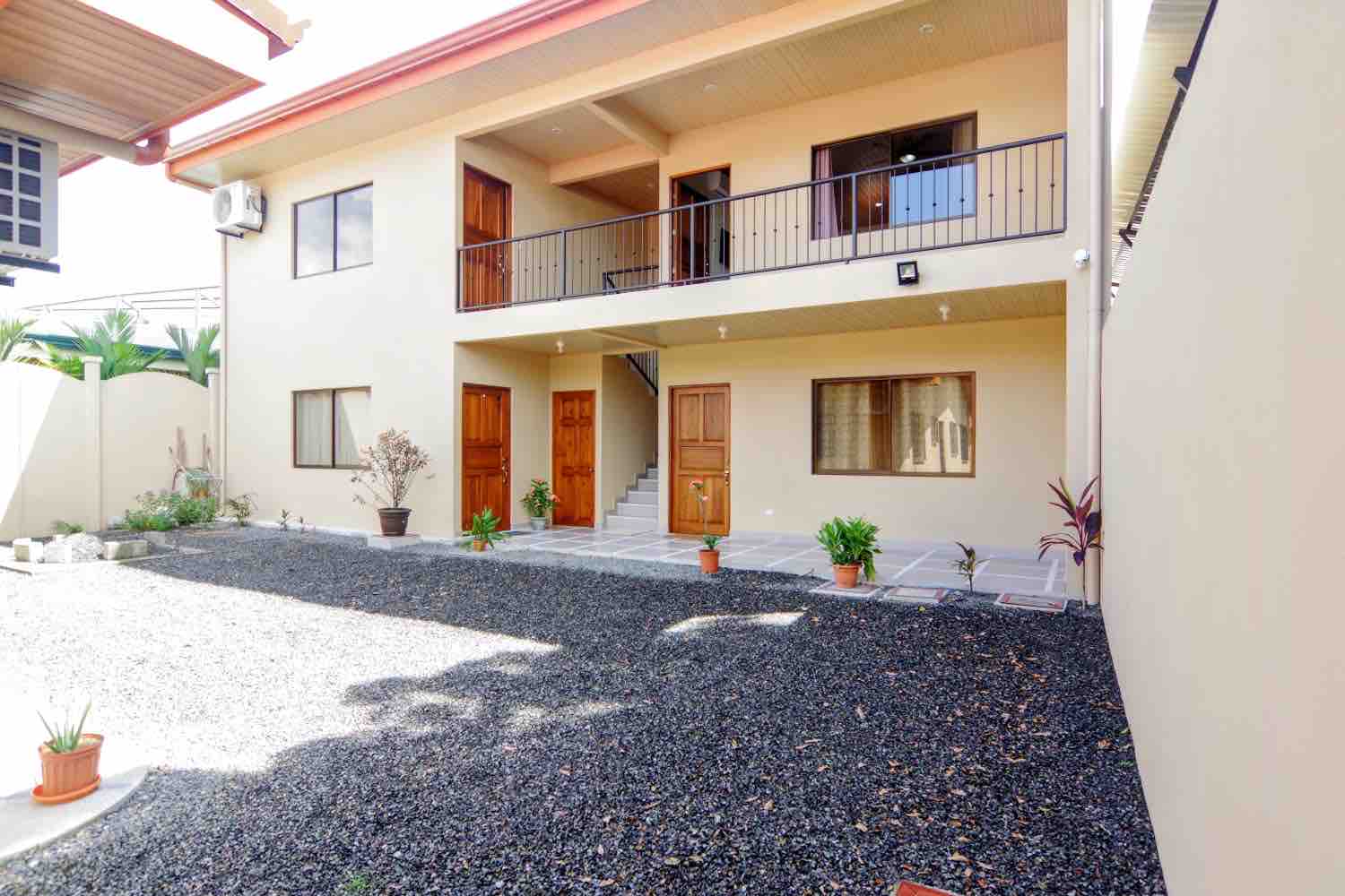 Jaco B Studio Apartment, Calle Remi