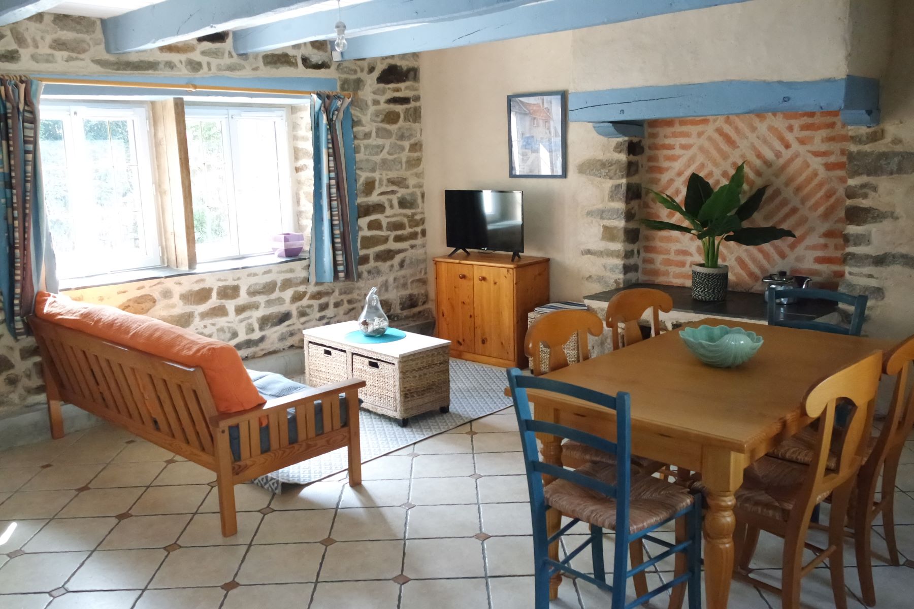 Arradon Traditional house for a family stay