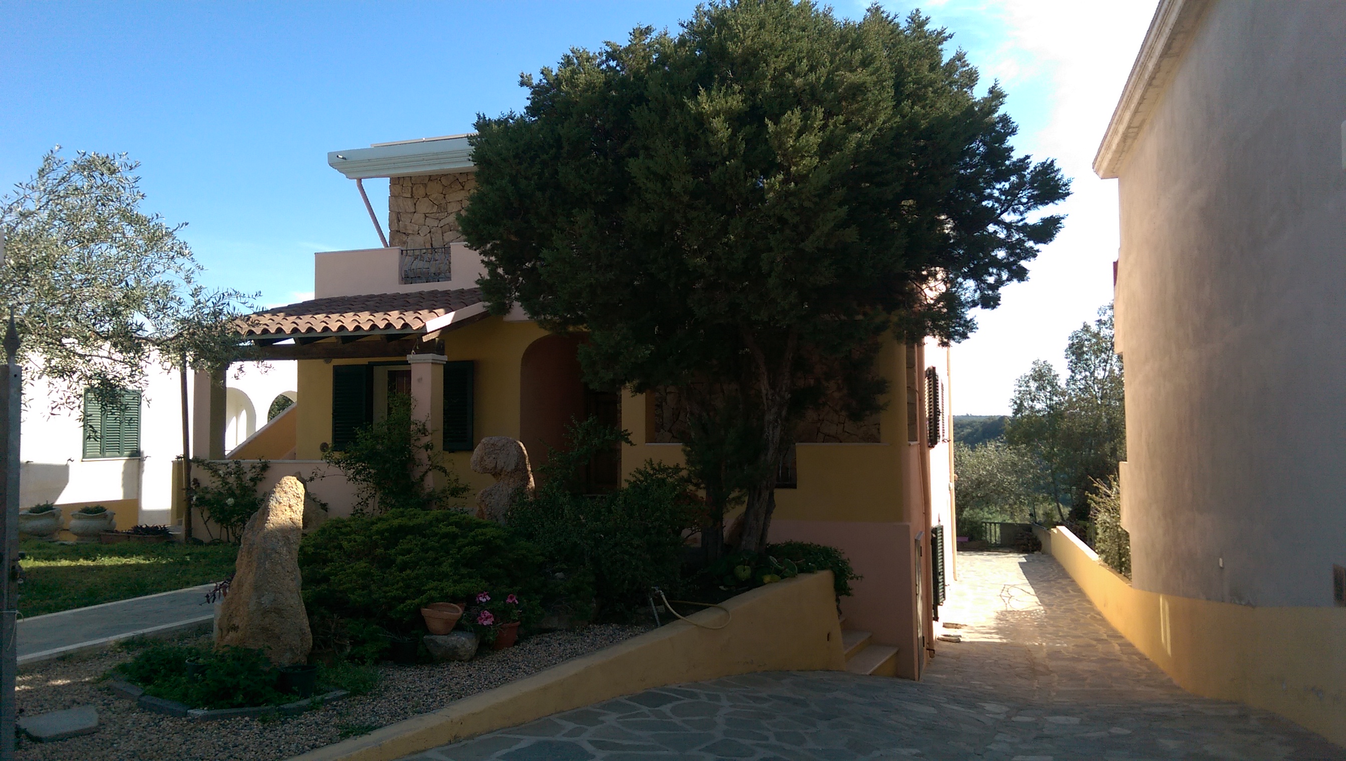 panoramic house with large courtyard CODE IUN Q3001