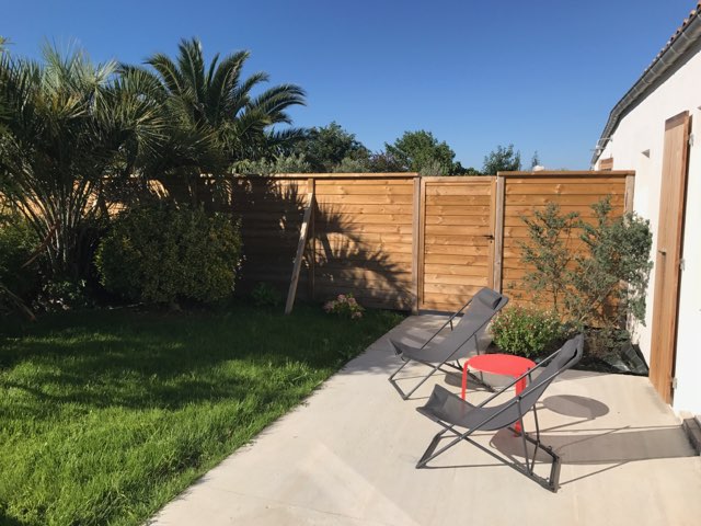 Quiet house, well located with bikes