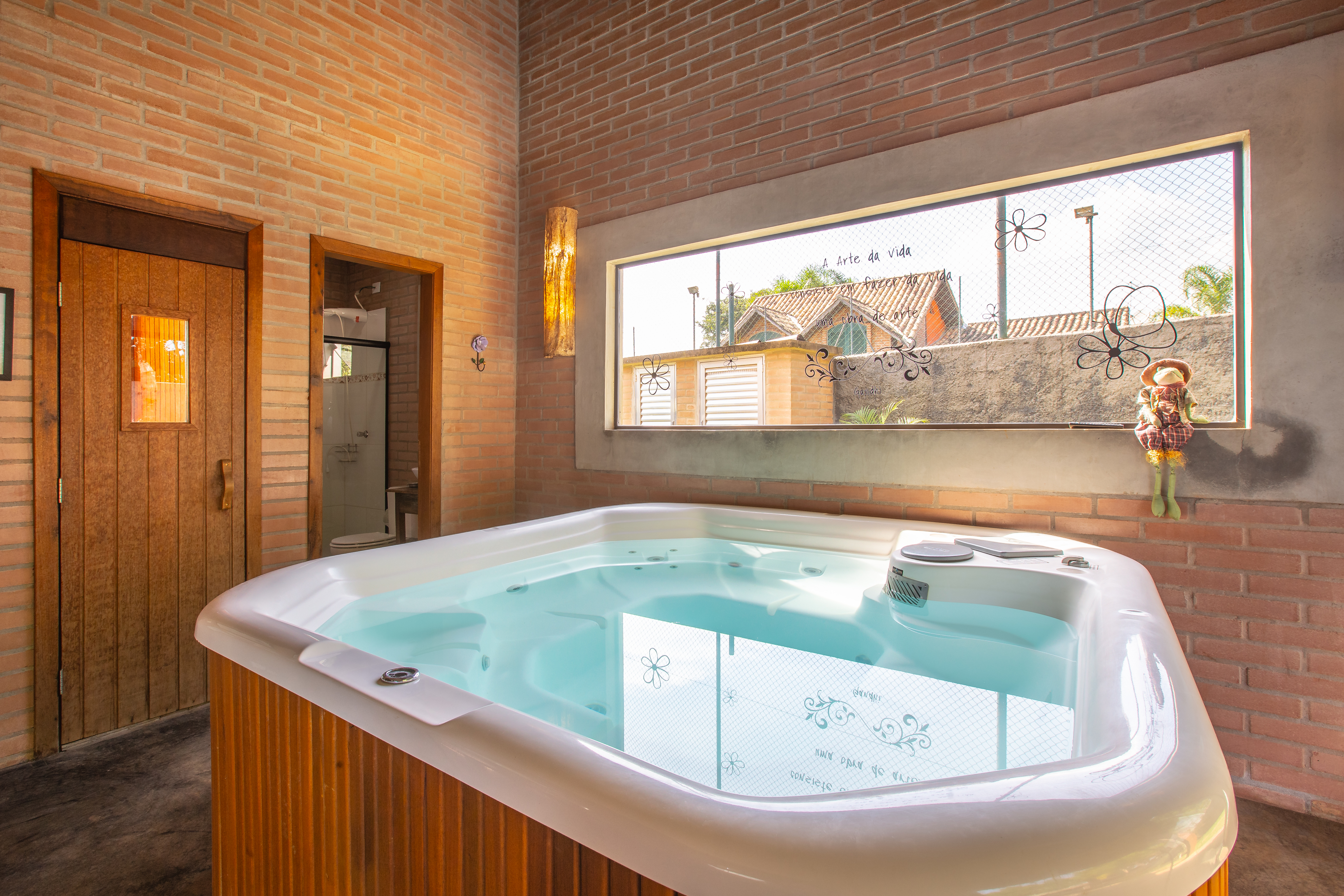 Jacuzzi, Uma Whirlpool tub