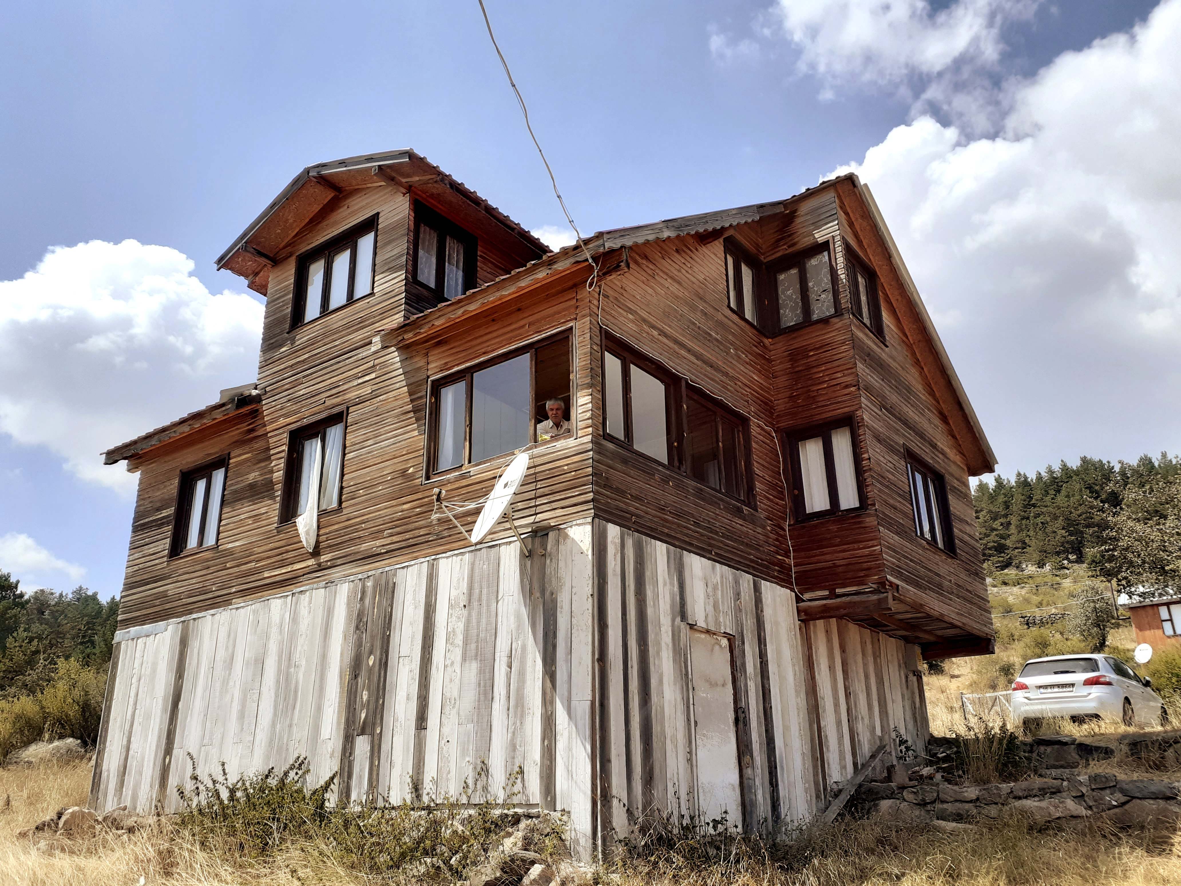 seben golu karsisinda dogayla icice yayla evi korucuk sehrinde kiralik minik evler bolu turkiye