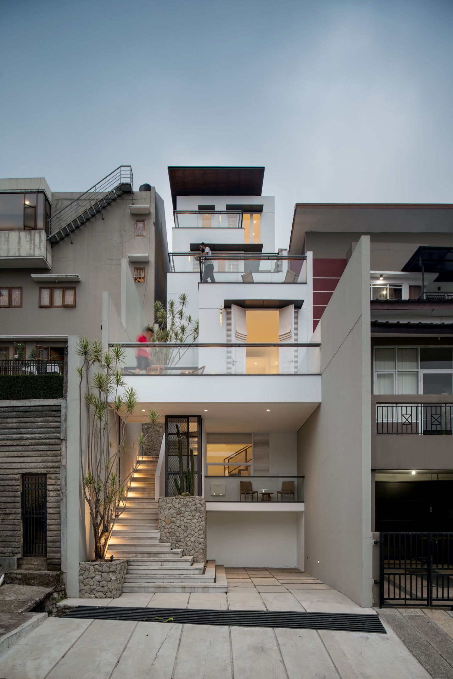 White Cliff House 2 Loft Roof Terrace On A Cliff Lofts For Rent In Cidadap White Cliff House 2 Loft Roof Terrace On A Cliff Lofts For Rent In Cidadap