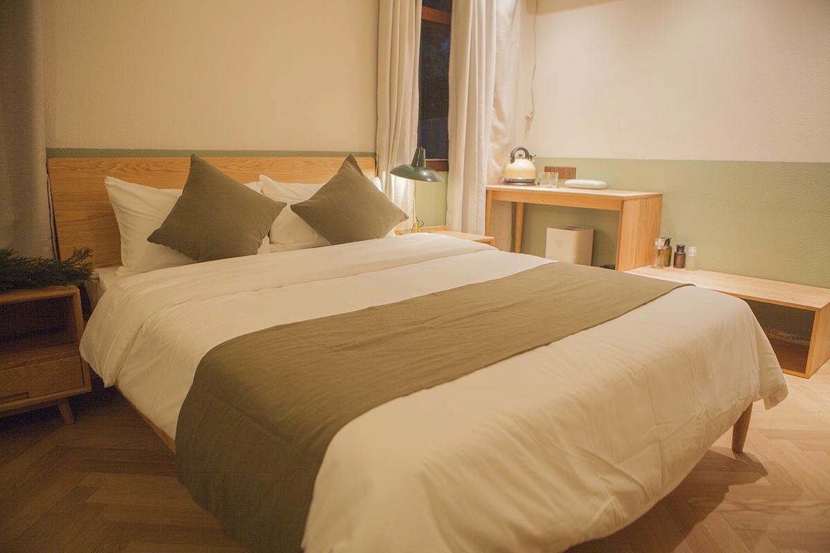 银河空间 R4南泠 温馨大床房书店 民宿停留于西湖山水之间 Farm Stays For Rent In Hangzhou Zhejiang China 银河空间 R4南泠 温馨大床房书店 民宿停留于西湖山水之间 Farm Stays For Rent In Hangzhou Zhejiang China