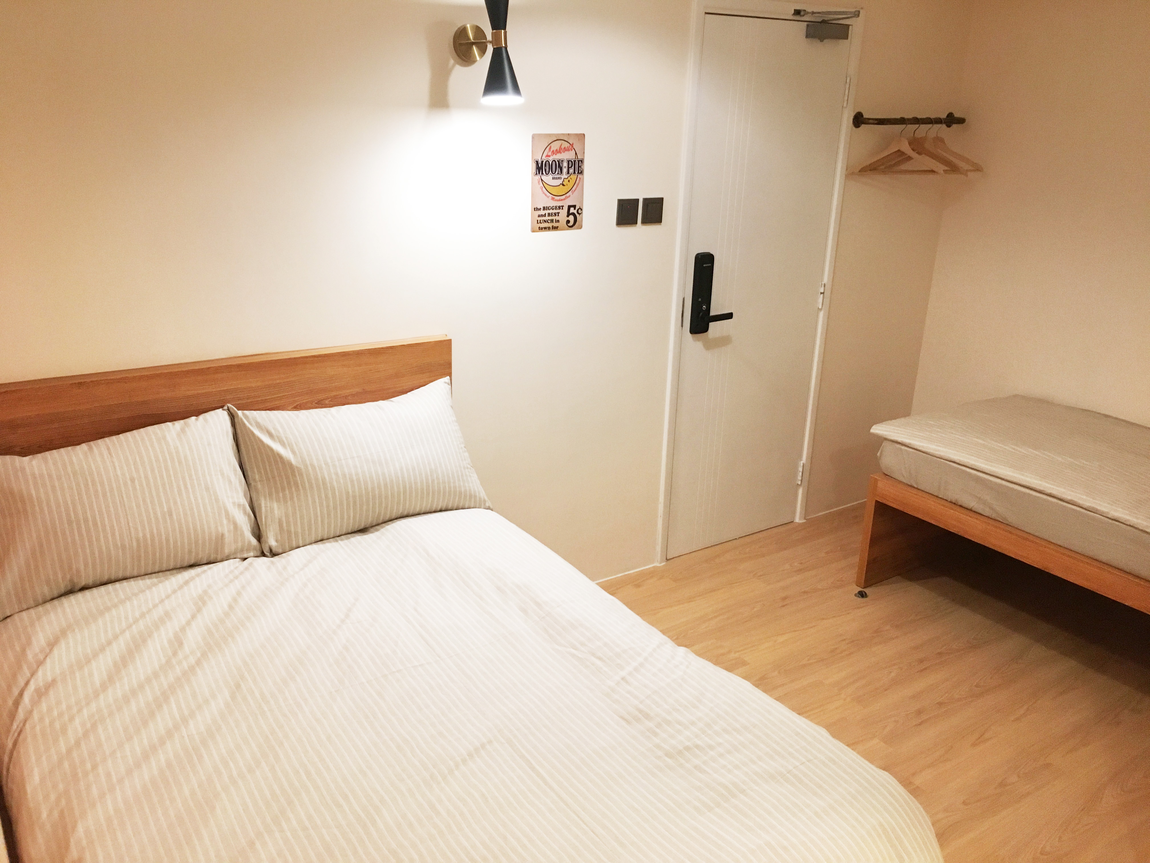Spacious 3 Pax Rm with Double+Single Beds