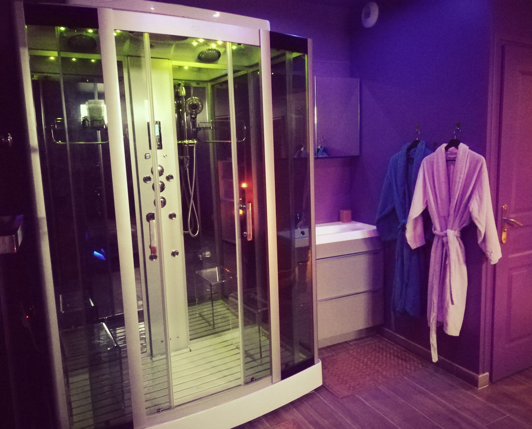 Lov'appart avec jacuzzi privatif et douche hammam Appartements à