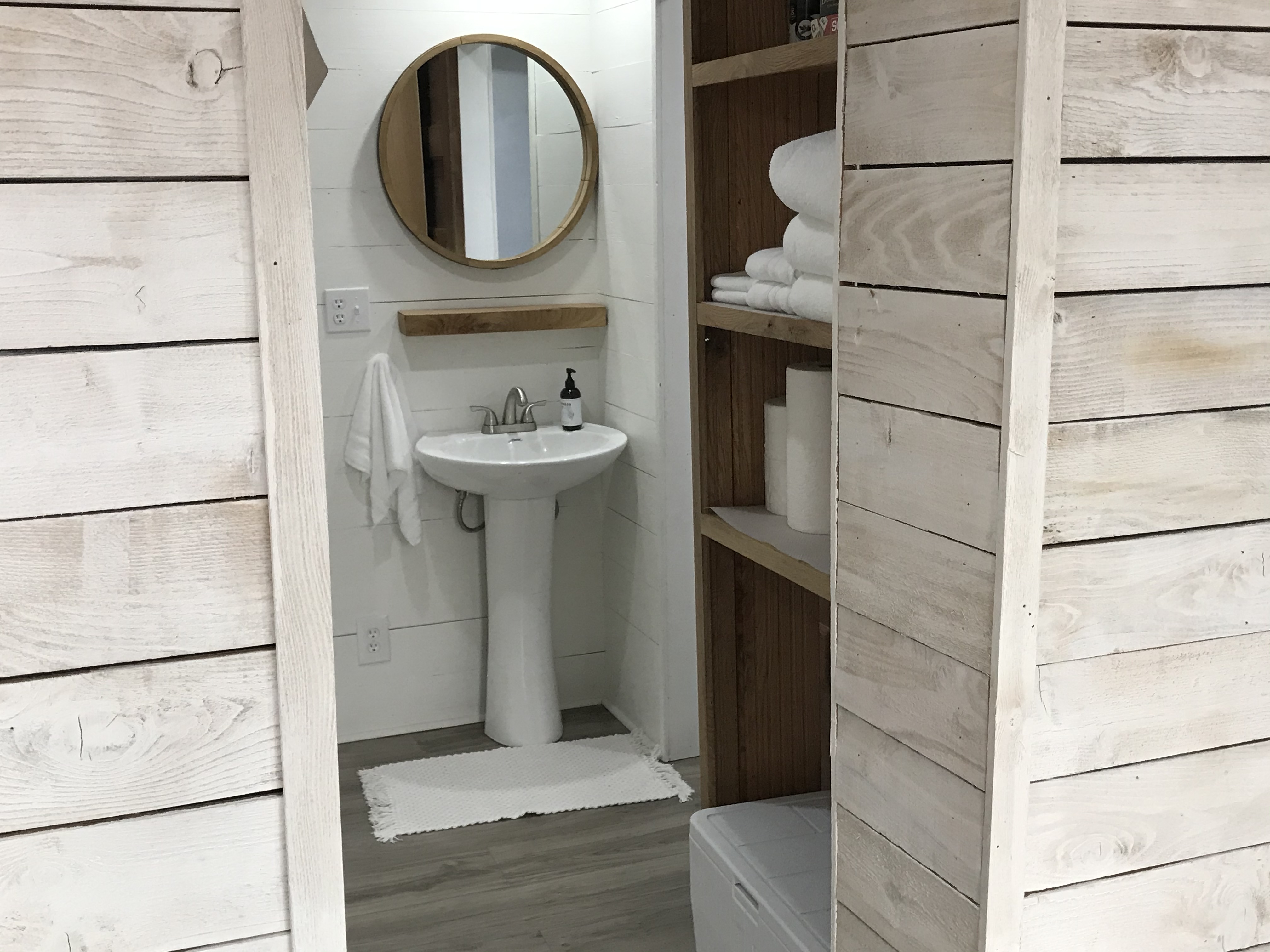 Cabin on the Creek.Hico Tiny houses for Rent in Hico, Texas, United