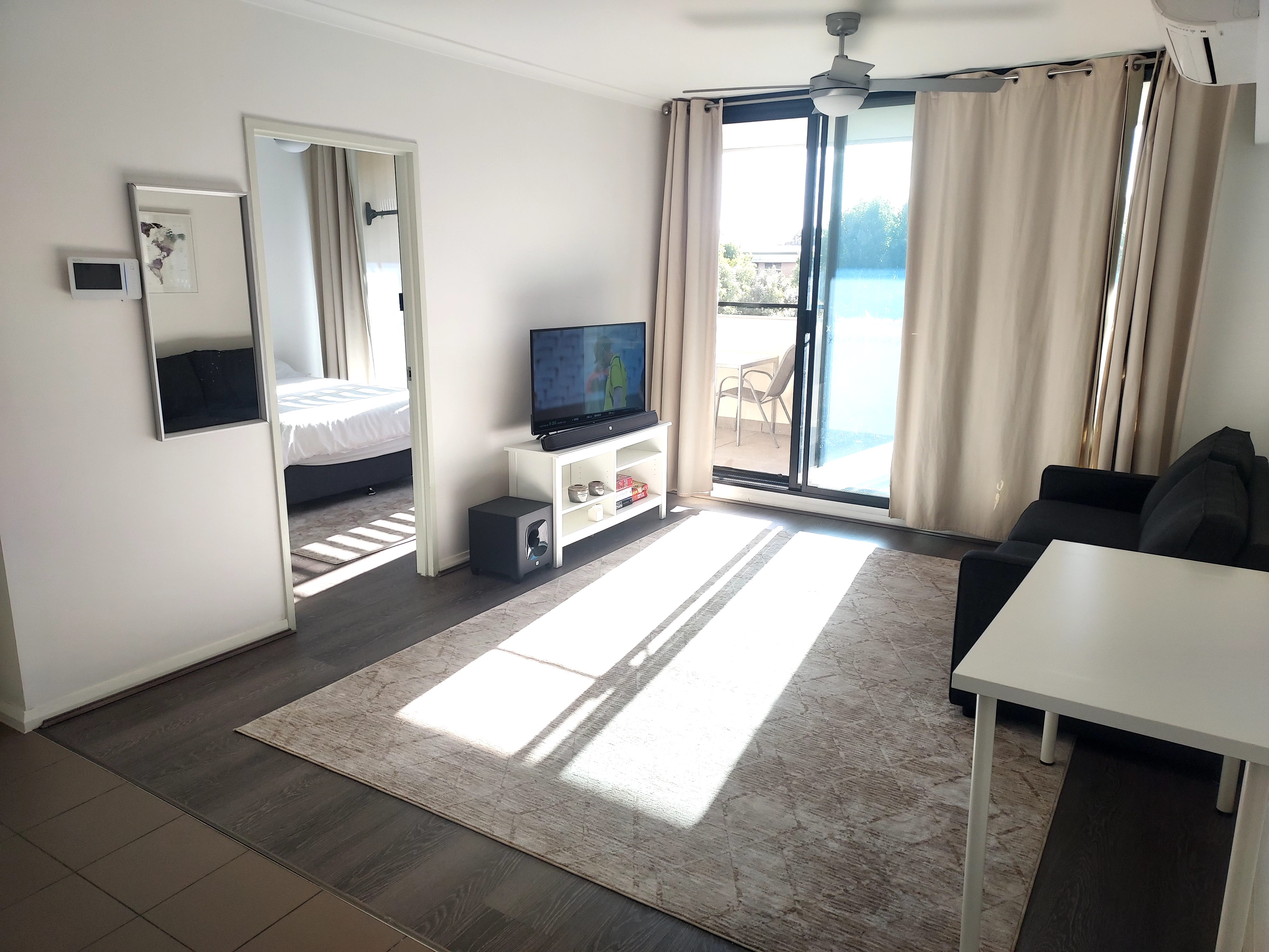 Self Contained 1 Bedroom Unit + Parking in Sydney, Sydney