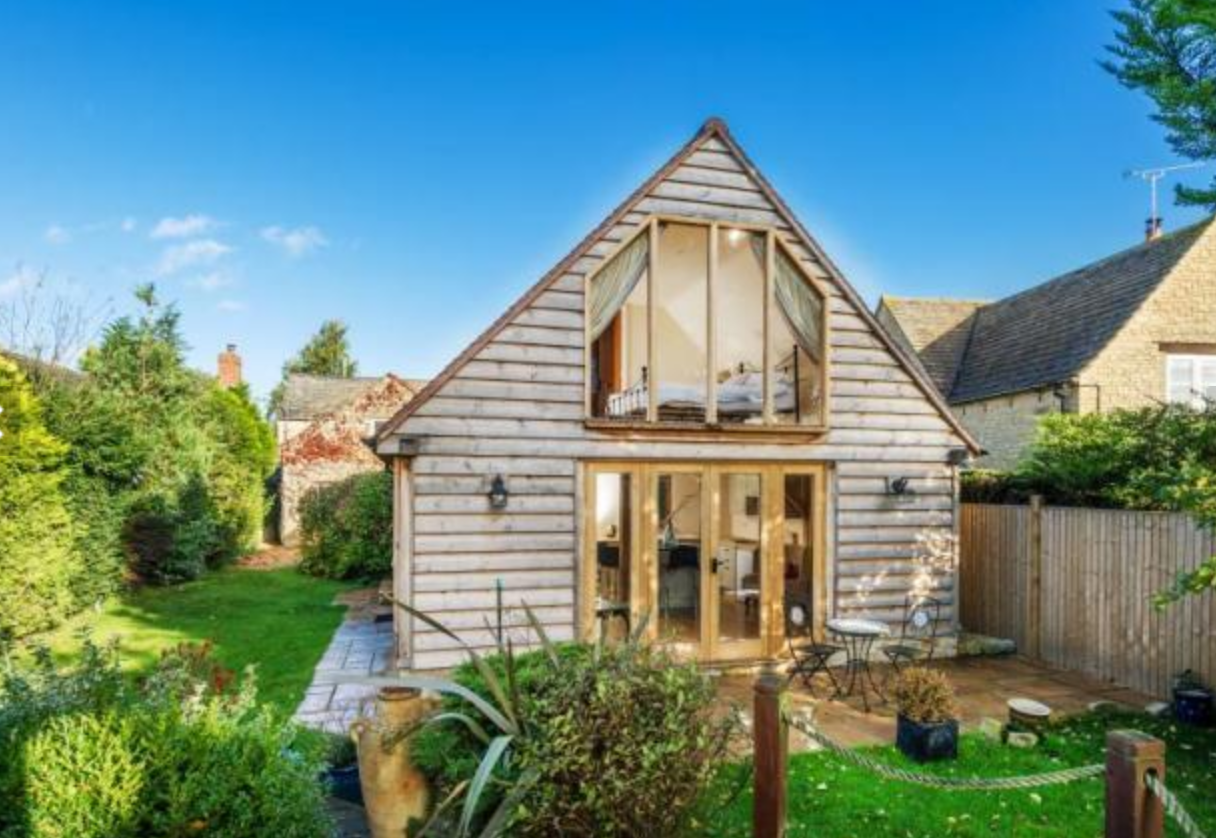 Lovely Garden Annex with Breathtaking Views Guest houses for Rent in