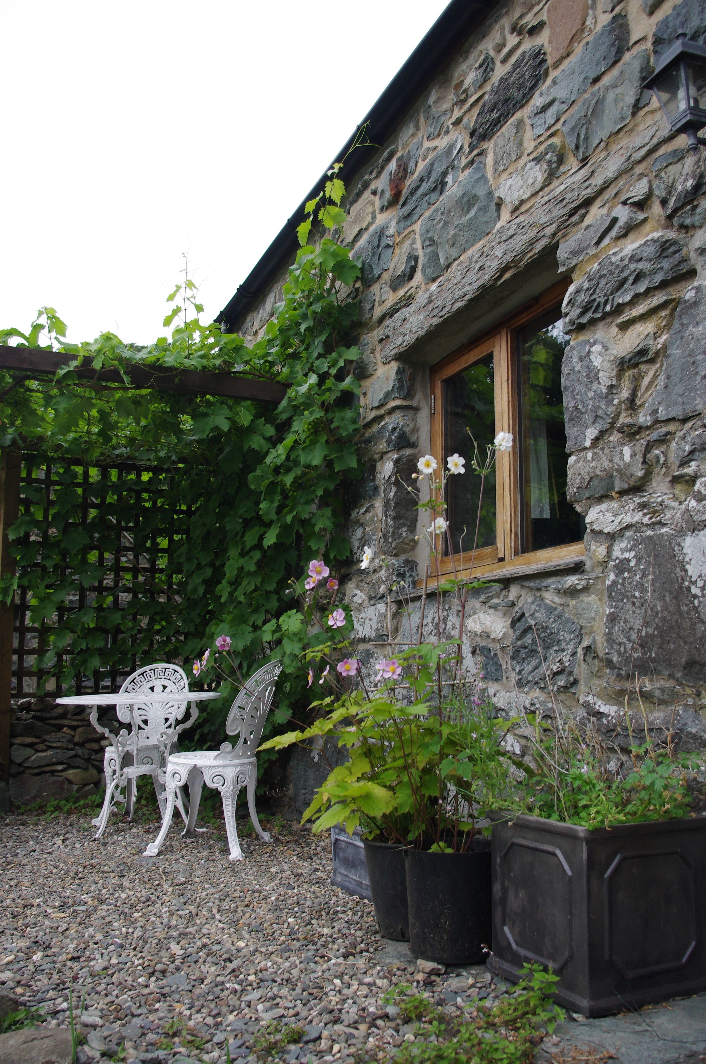 'Beudy Bach' barn conversion Guest houses for Rent in Llanbedr, Wales
