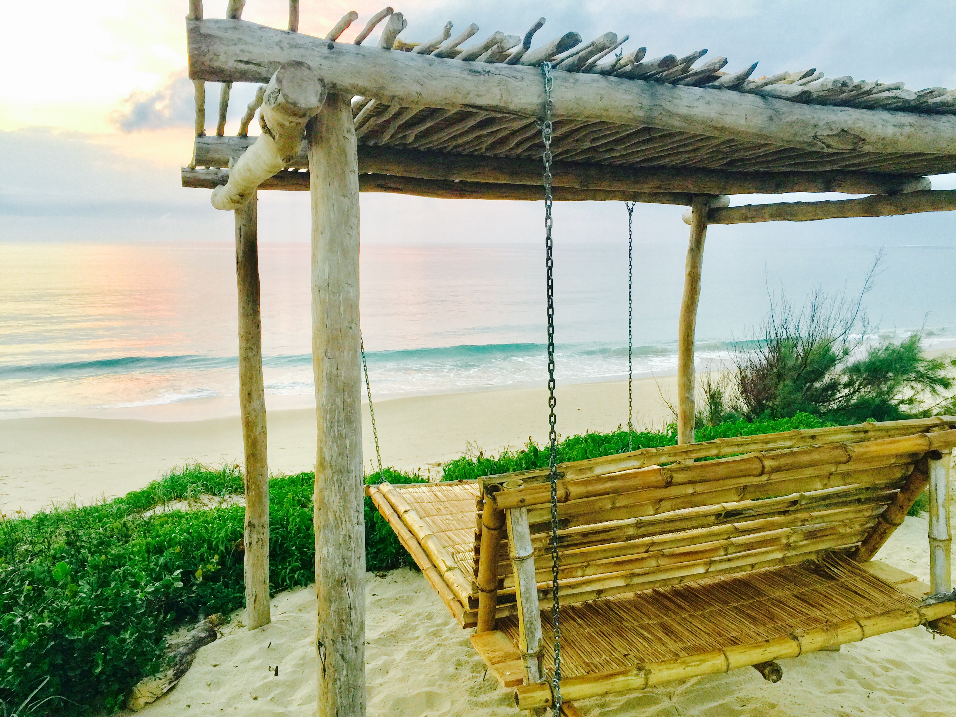 Lalaland eco-friendly 2 BR Beach-Cottage