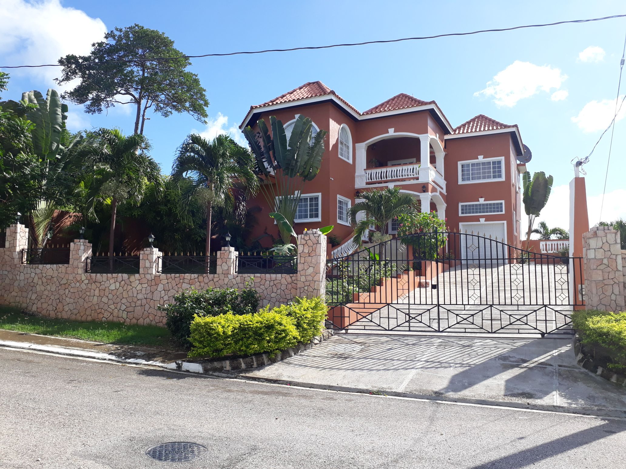 Negril Estate Luxury Villa Private Pool. Gated Villas for Rent in Westmoreland Parish