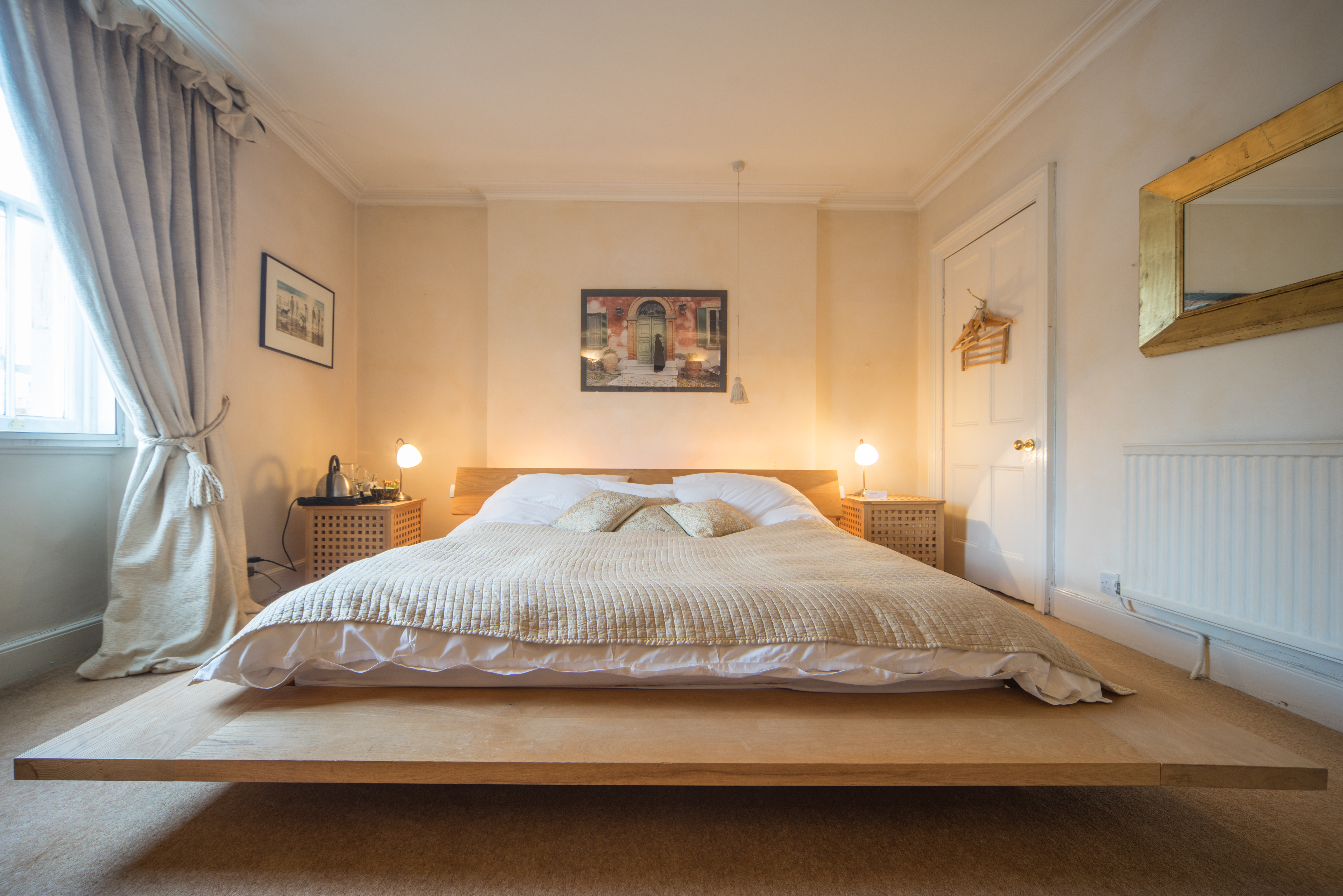 Beautiful room and bathroom, central location in Cotham, Bristol