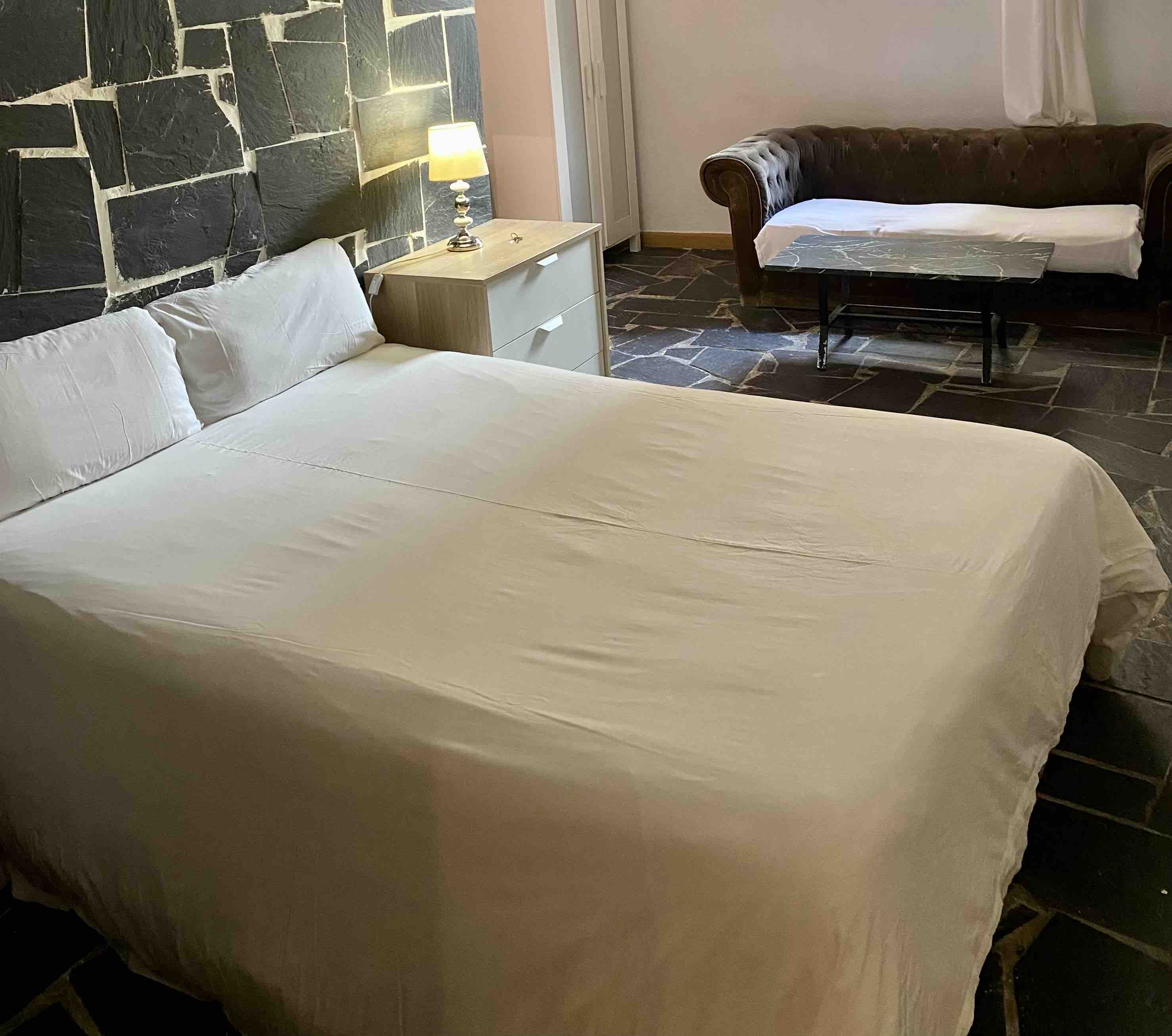 Habitación exterior, baño privado, Gran Via