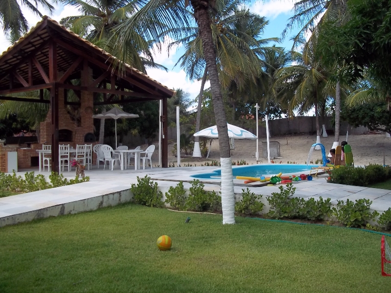 Beach House with 06 Suites, Pool, Deck, Quadra