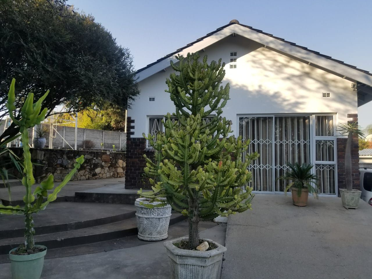 Cosy studio unit - Harare - nestled in a beautiful garden