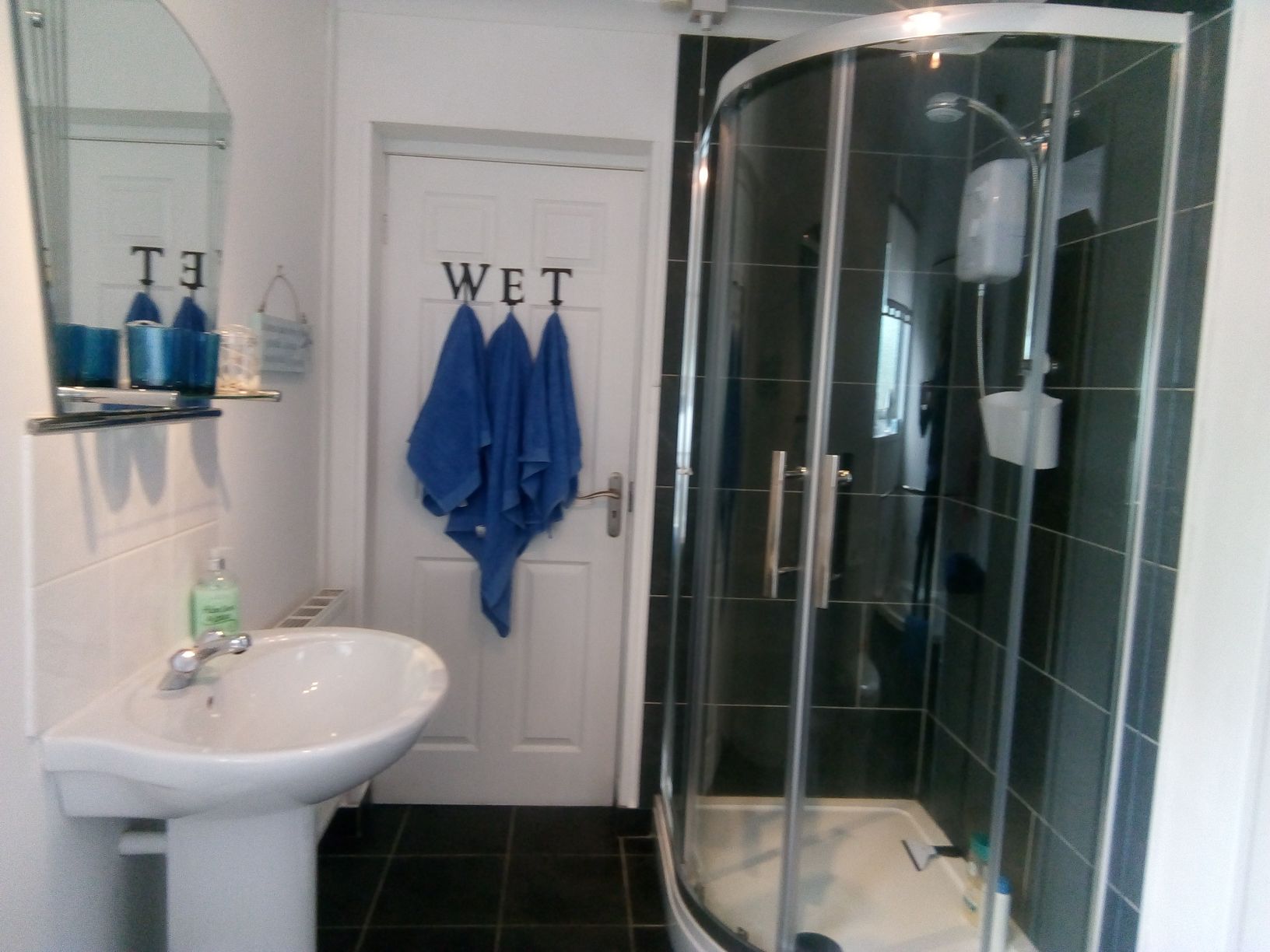 By the Beach & Golf Course Studio for two. No pets Guest suites for