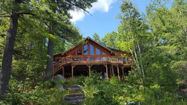 Charming Lakefront Cottage in Algonquin Highlands