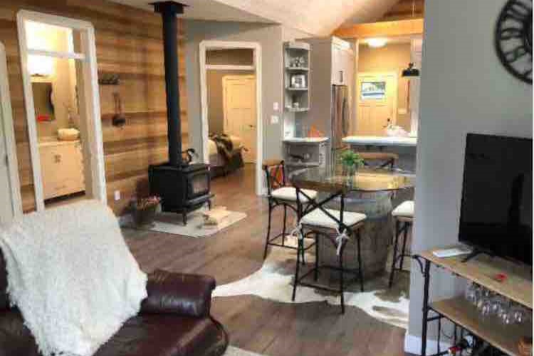 The Salmon Lodge