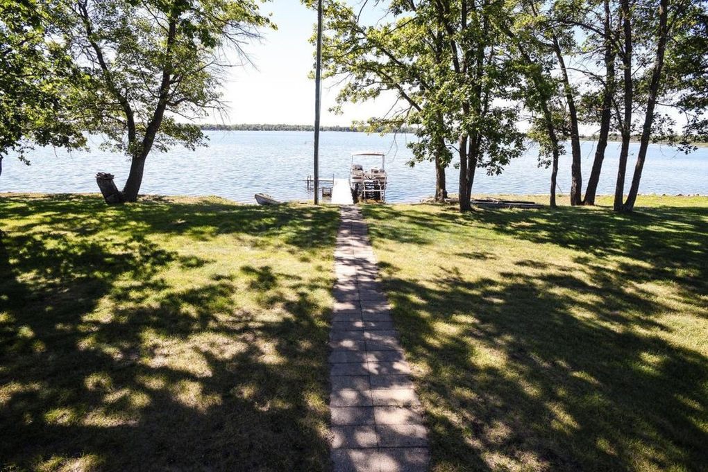 Lakefront Cabin Cabins for Rent in Ottertail, Minnesota, United States