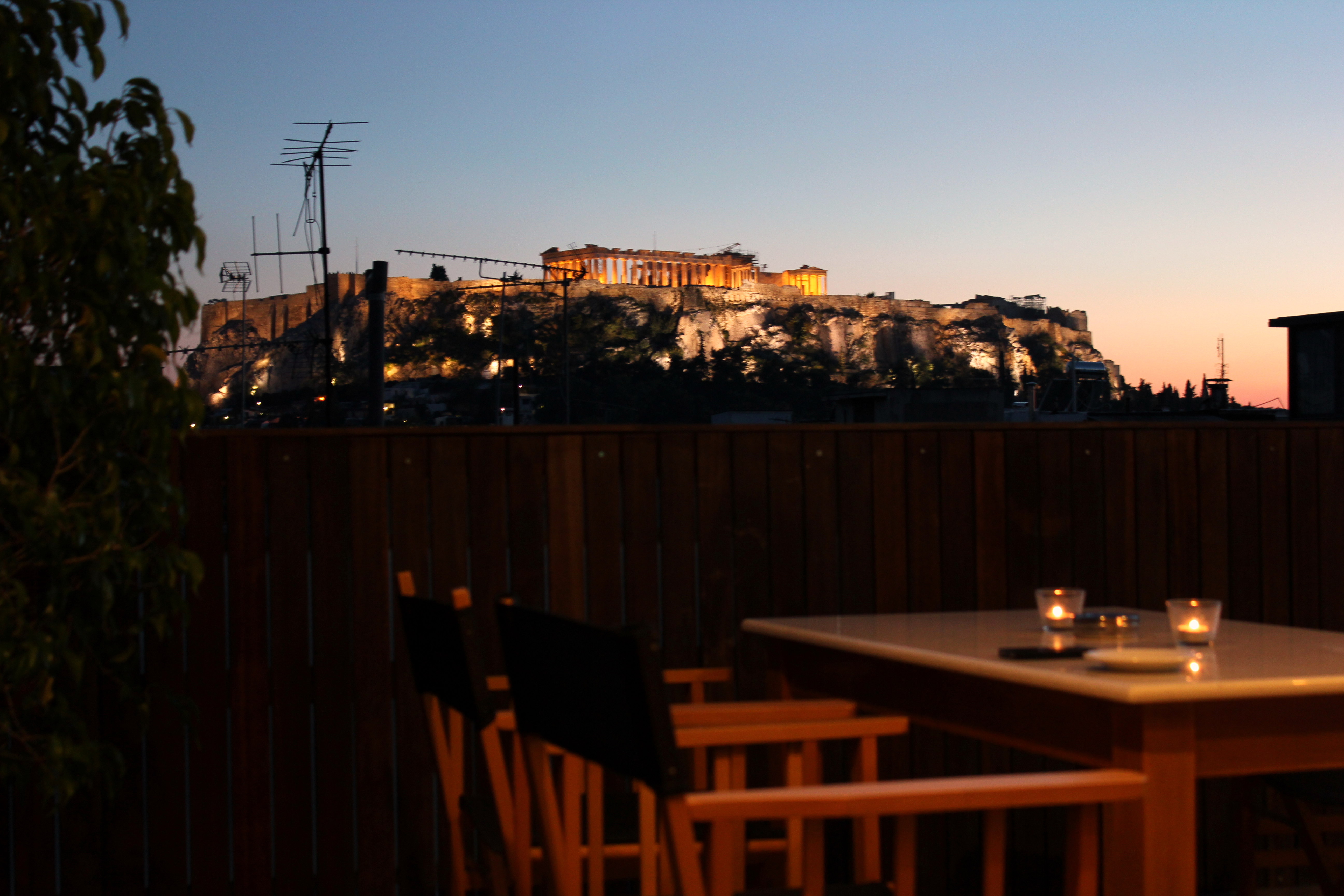 Central flat, unique Acropolis view