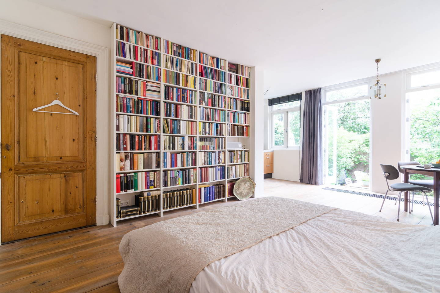 Stylish private garden studio — Amsterdam stay
