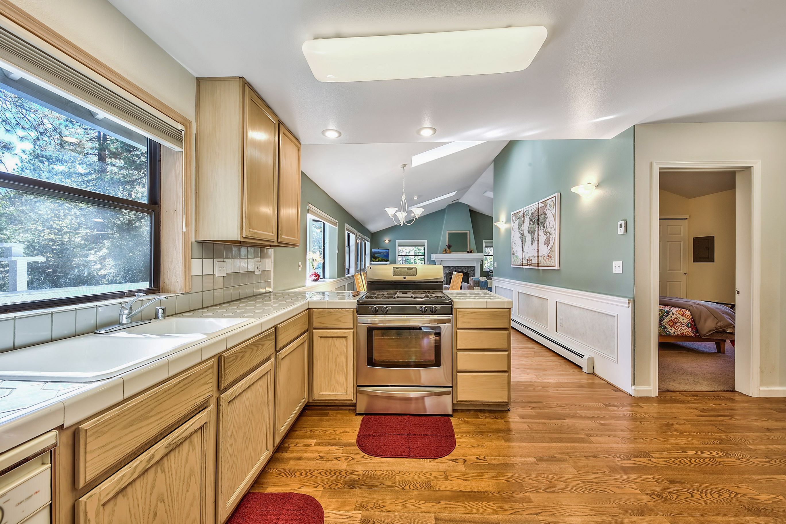 Bright, Spacious and Cozy 2BR at King's Beach Apartments for Rent in