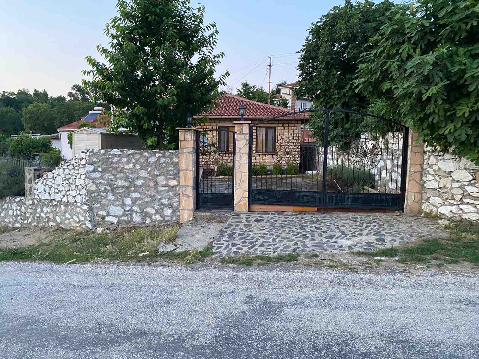 Kazdağları�nda bahçeli taş ev. Külcüler Köyü şehrinde Kiralık Evler