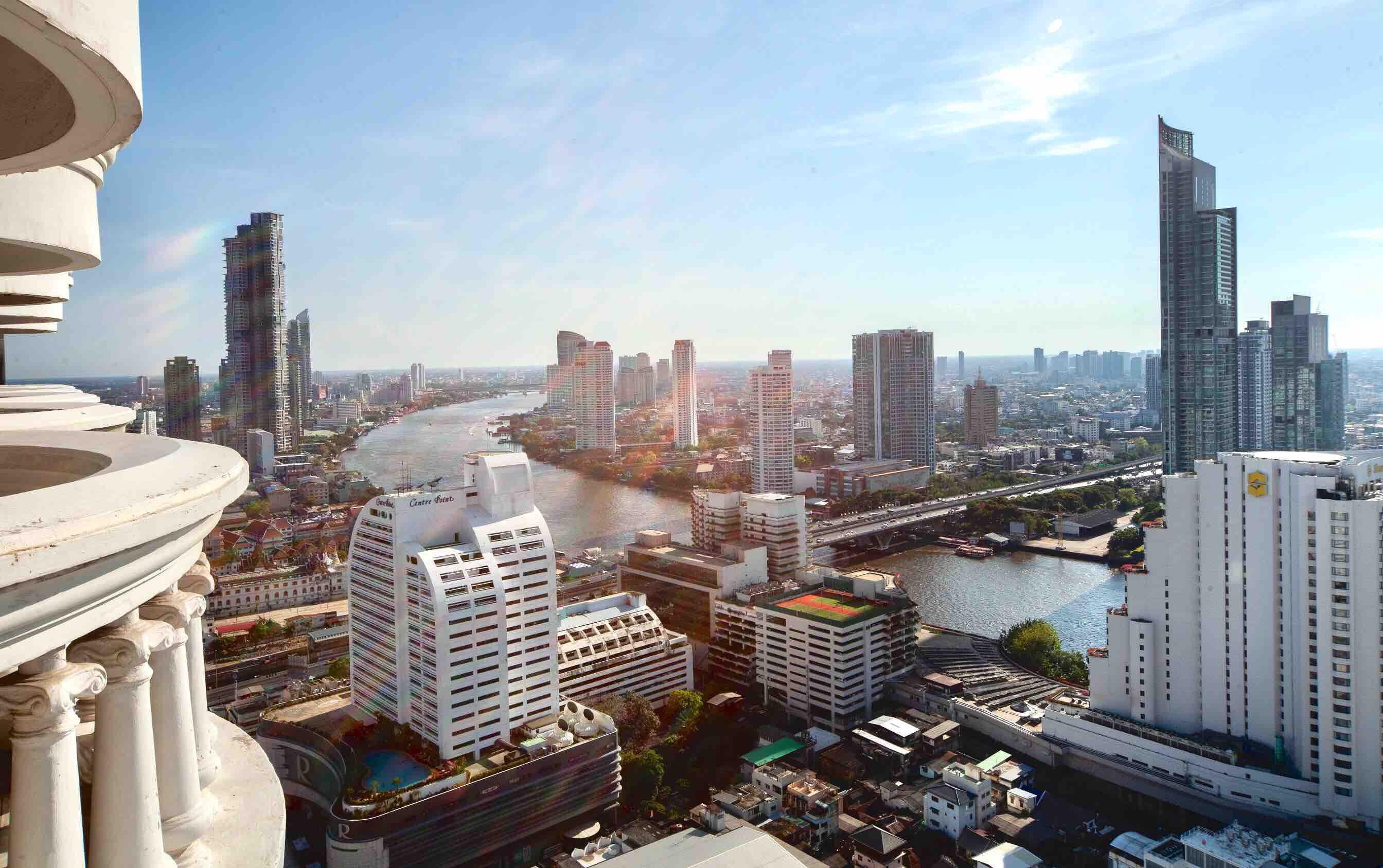 Luxury High-Fl Room with View & 3 min to Skytrain