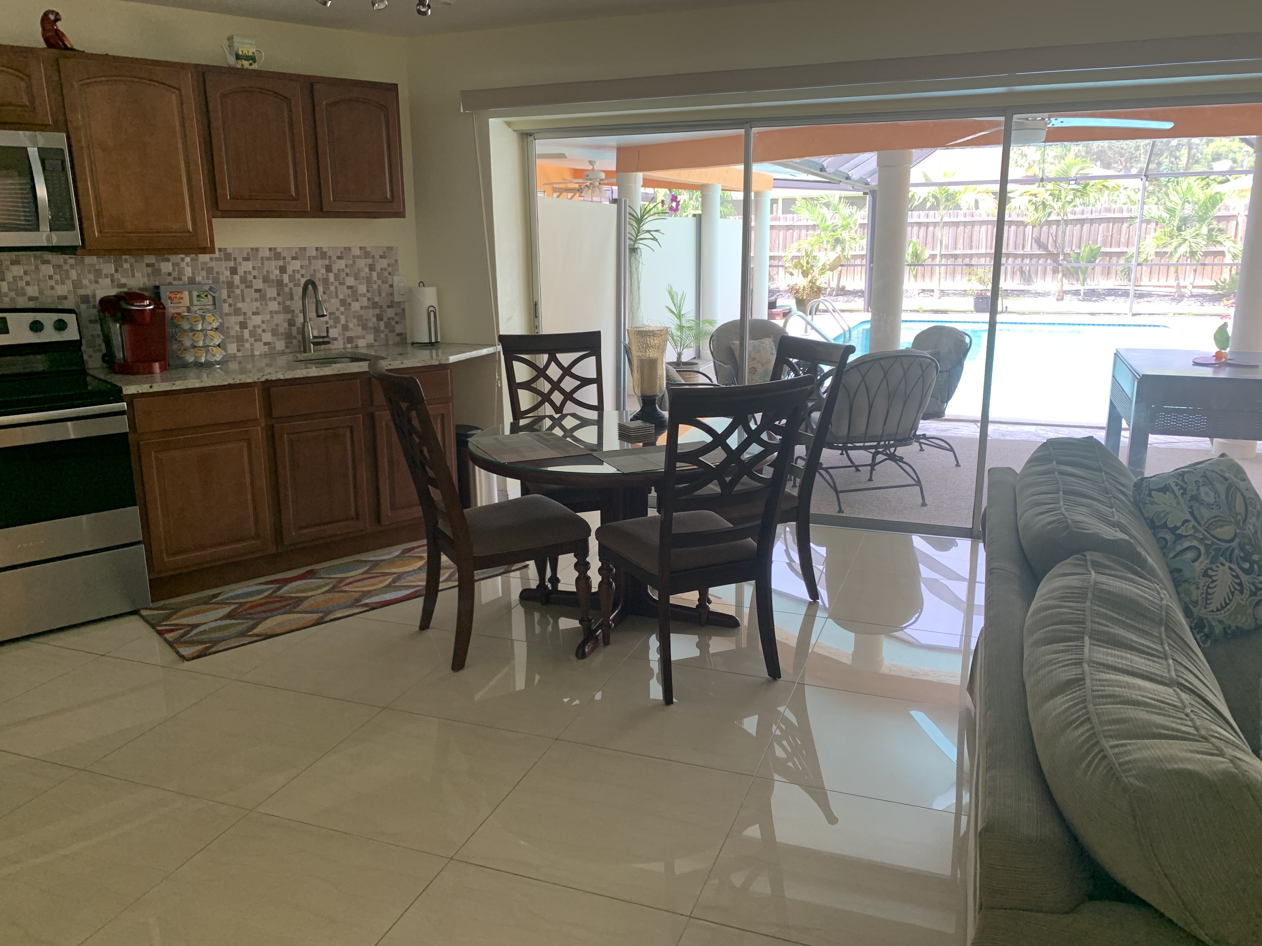 Beautiful 1 Bedroom Guests Apartment!