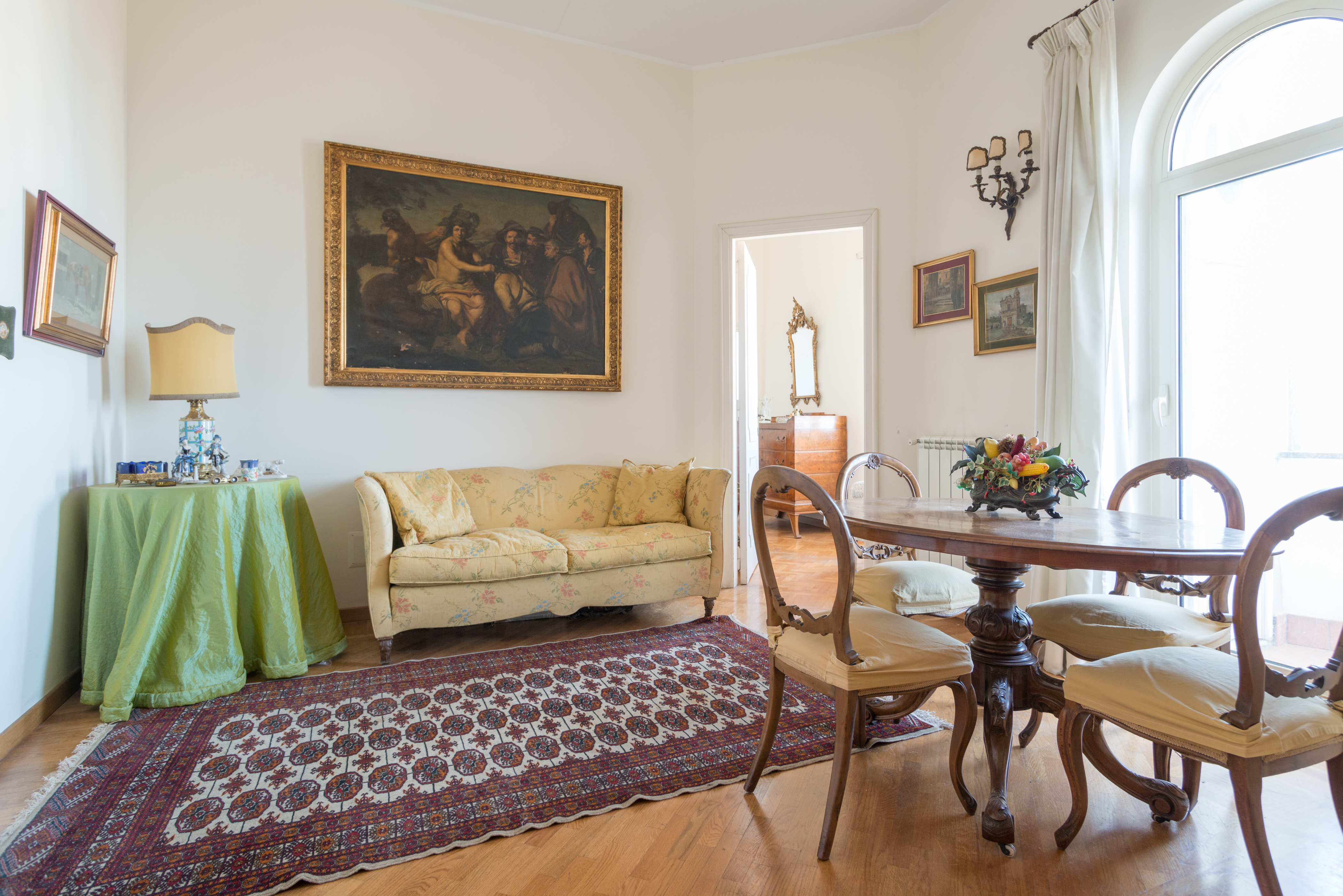 Appartamento di charme panoramico in Chiaia, Naples